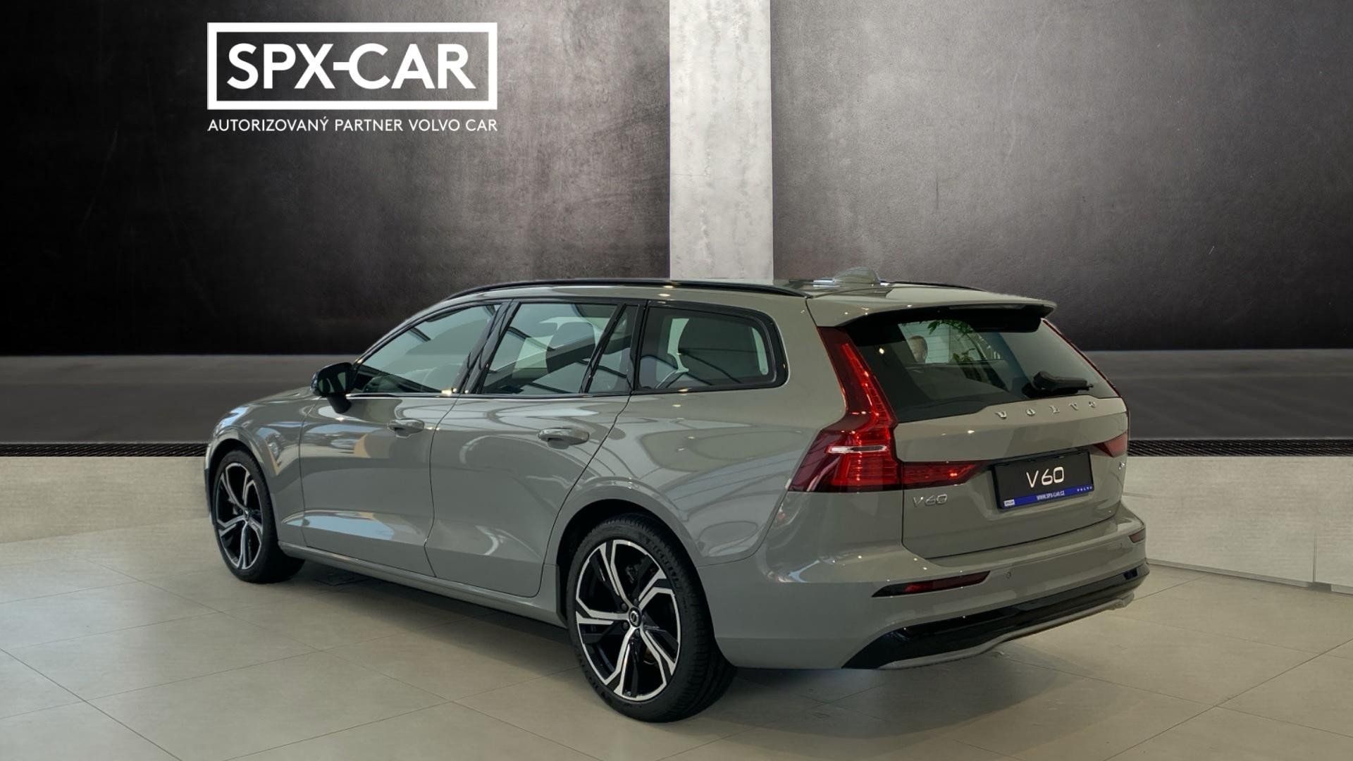 Volvo V60, PLUS DARK, B4, 145+10 kW / 197 - fotka 4