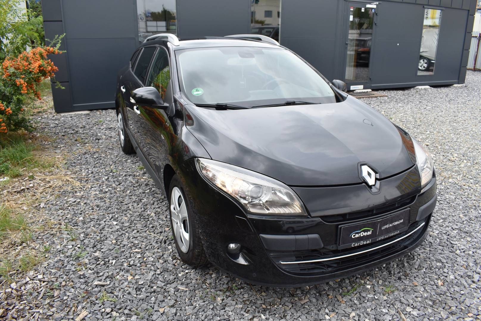 Renault Mégane, 1,9 DCi BOSE,96KW,NAVI,PĚKNÝ - fotka 3