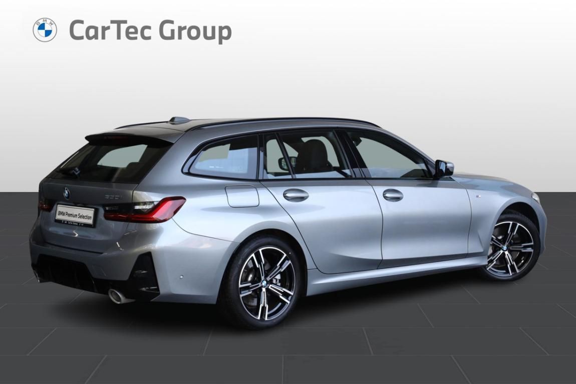 BMW Řada 3, 330i xDrive Touring - fotka 6