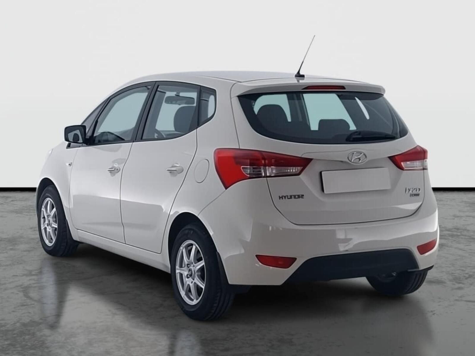 Hyundai ix20, 1.4 CRDi, Parkovací asistent - fotka 4