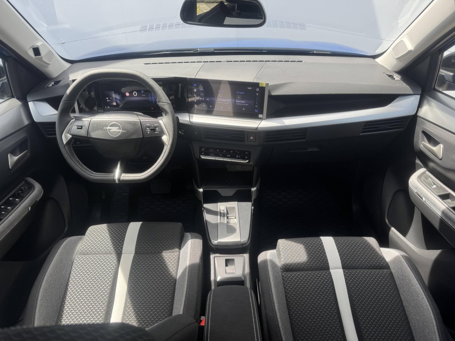 Opel Frontera, GS Hybrid 1,2 TURBO - fotka 6