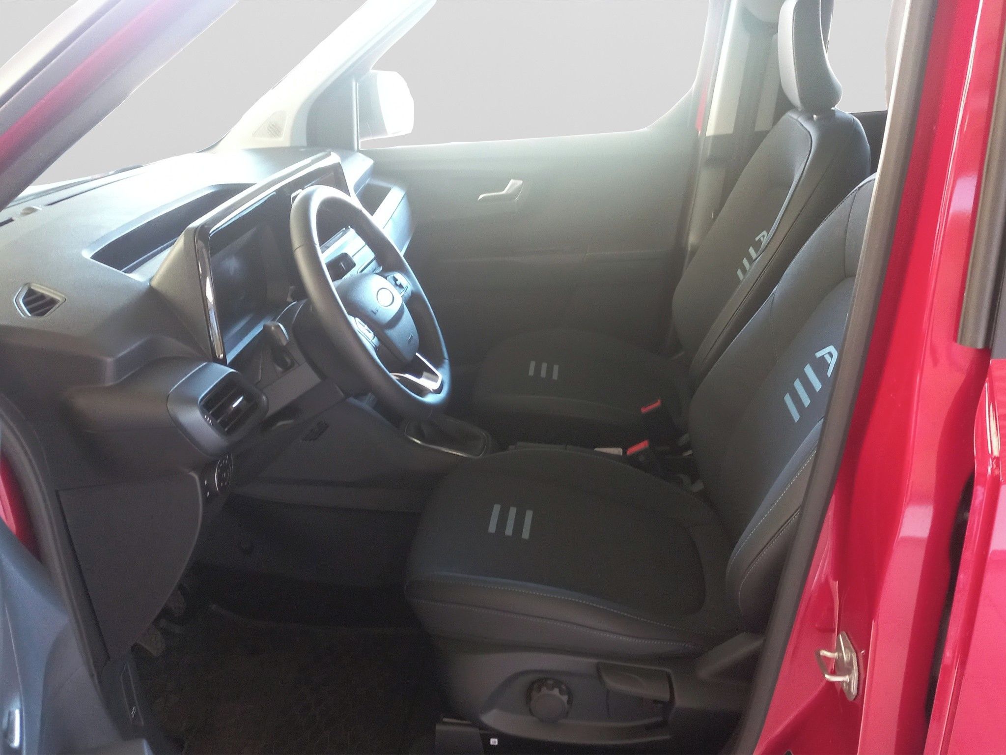 Ford Tourneo Courier, ACTIVE 1,0 EcoBoost 92 kW - fotka 6
