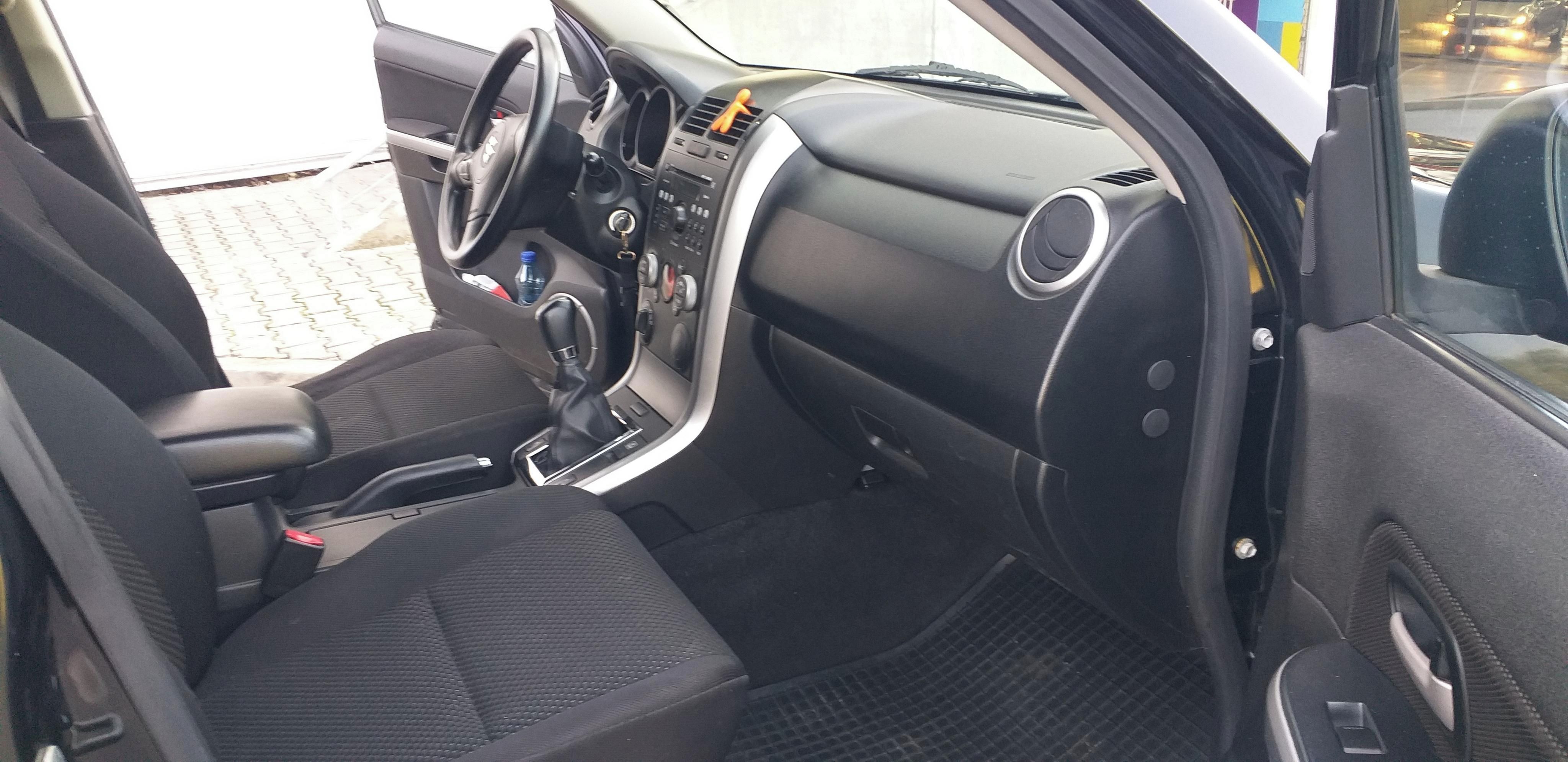 Suzuki Grand Vitara, 2.0 benzín 4×4 - fotka 5