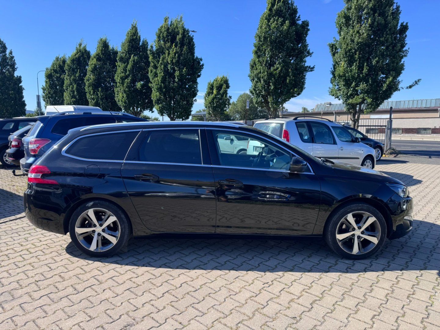 Peugeot 308, 1,2 PURET. ALLURE 96KW AUTOMAT - fotka 6