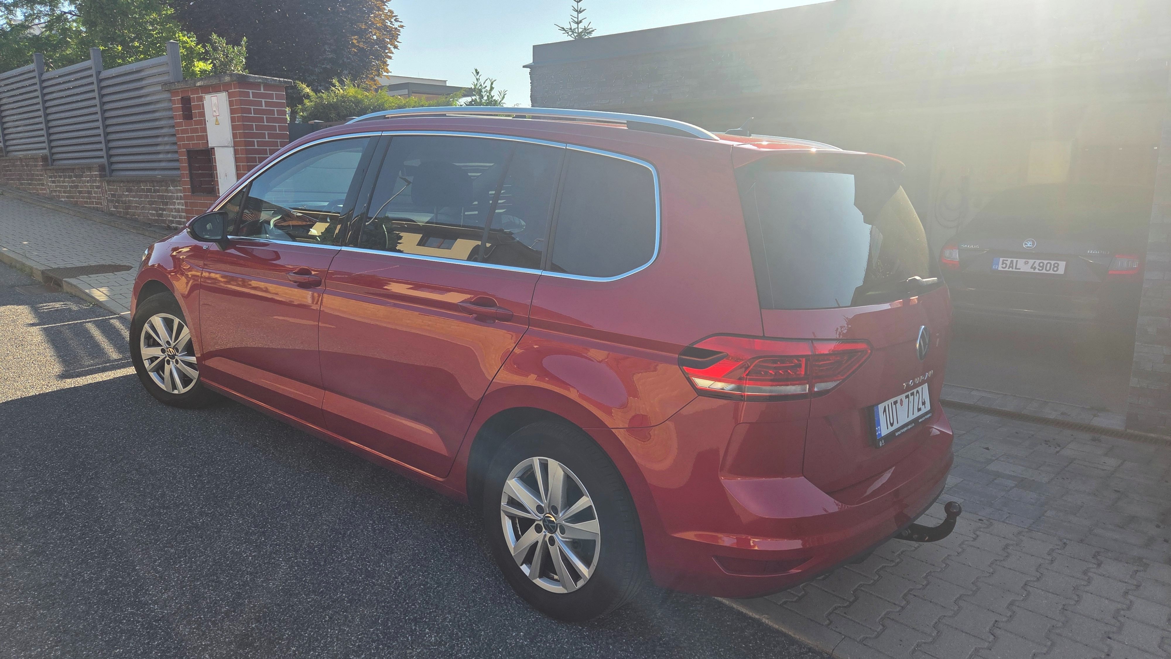 Volkswagen Touran, 1.5TSI DSG - fotka 4