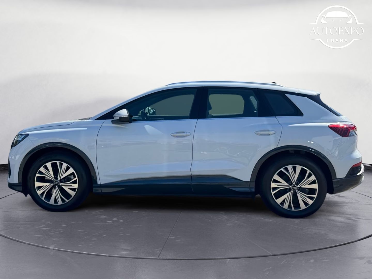 Audi Q4 e-tron, 150 kW PANORAMA*DPH* - fotka 4