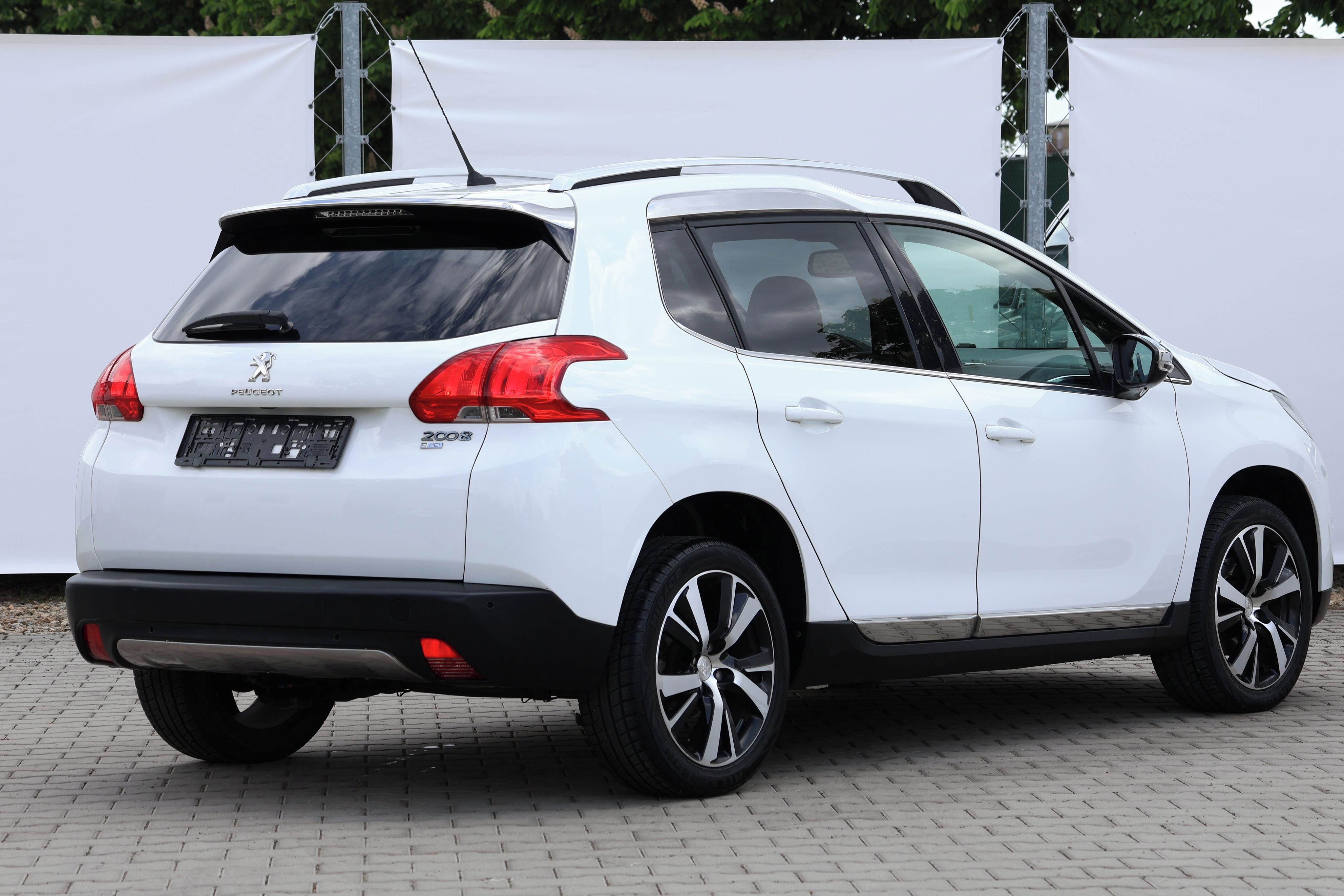 Peugeot 2008, 1.6 BLUEHDI ALLURE S&S 120 - fotka 6