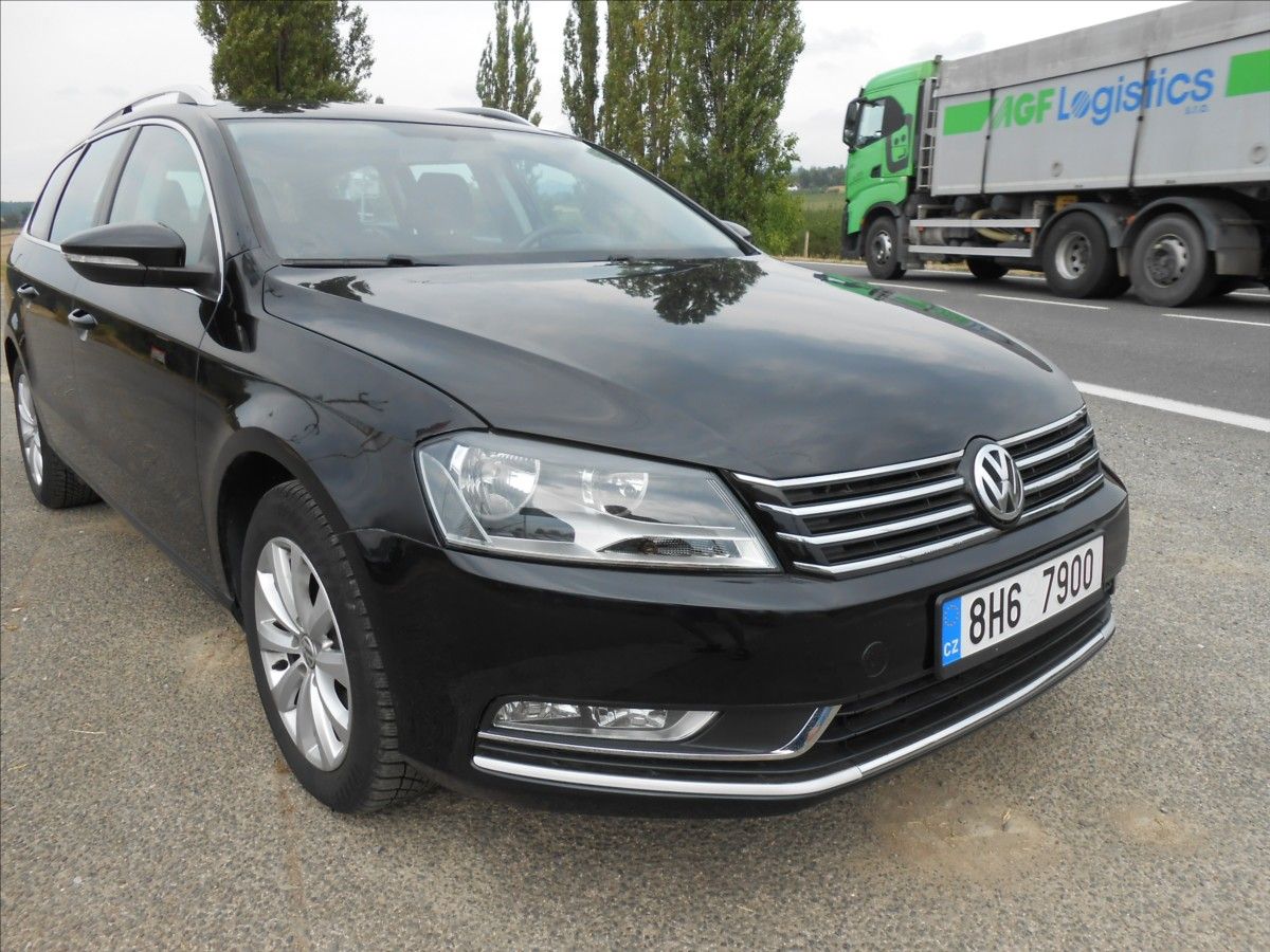 Volkswagen Passat, 2,0 TDI 103 kW Serviska - fotka 5