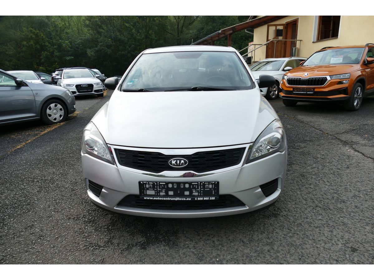 Kia Cee´d, 1,4 66KW KLIMA - fotka 2