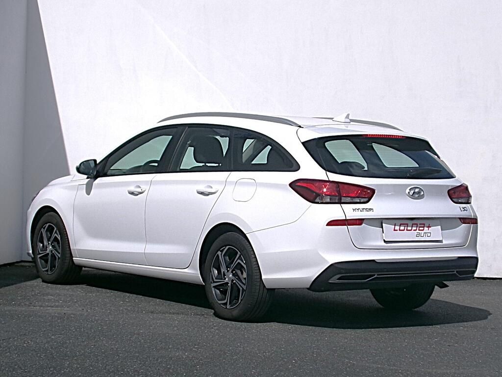 Hyundai i30, Comfort 1.5 81 kW - fotka 6