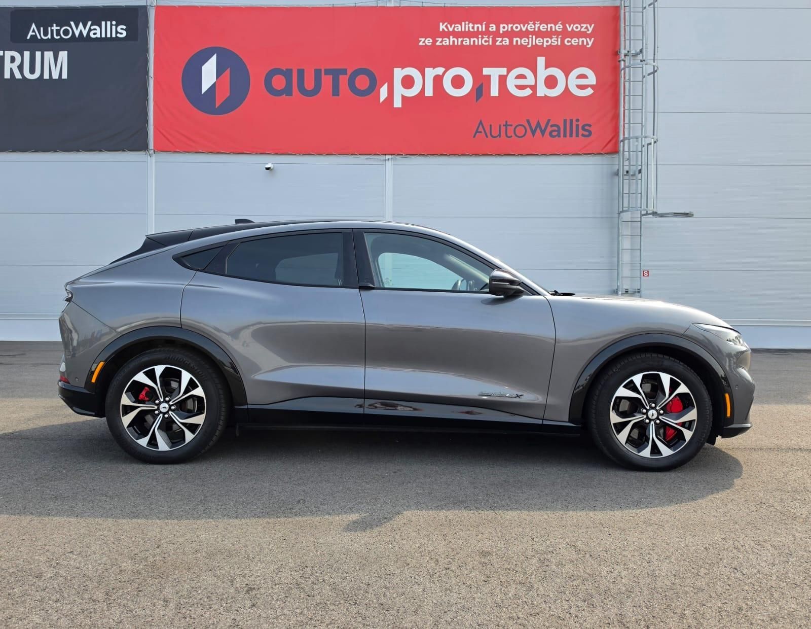 Ford Mustang Mach-E, Extended AWD 98 kWh 1.Maj DPH - fotka 5