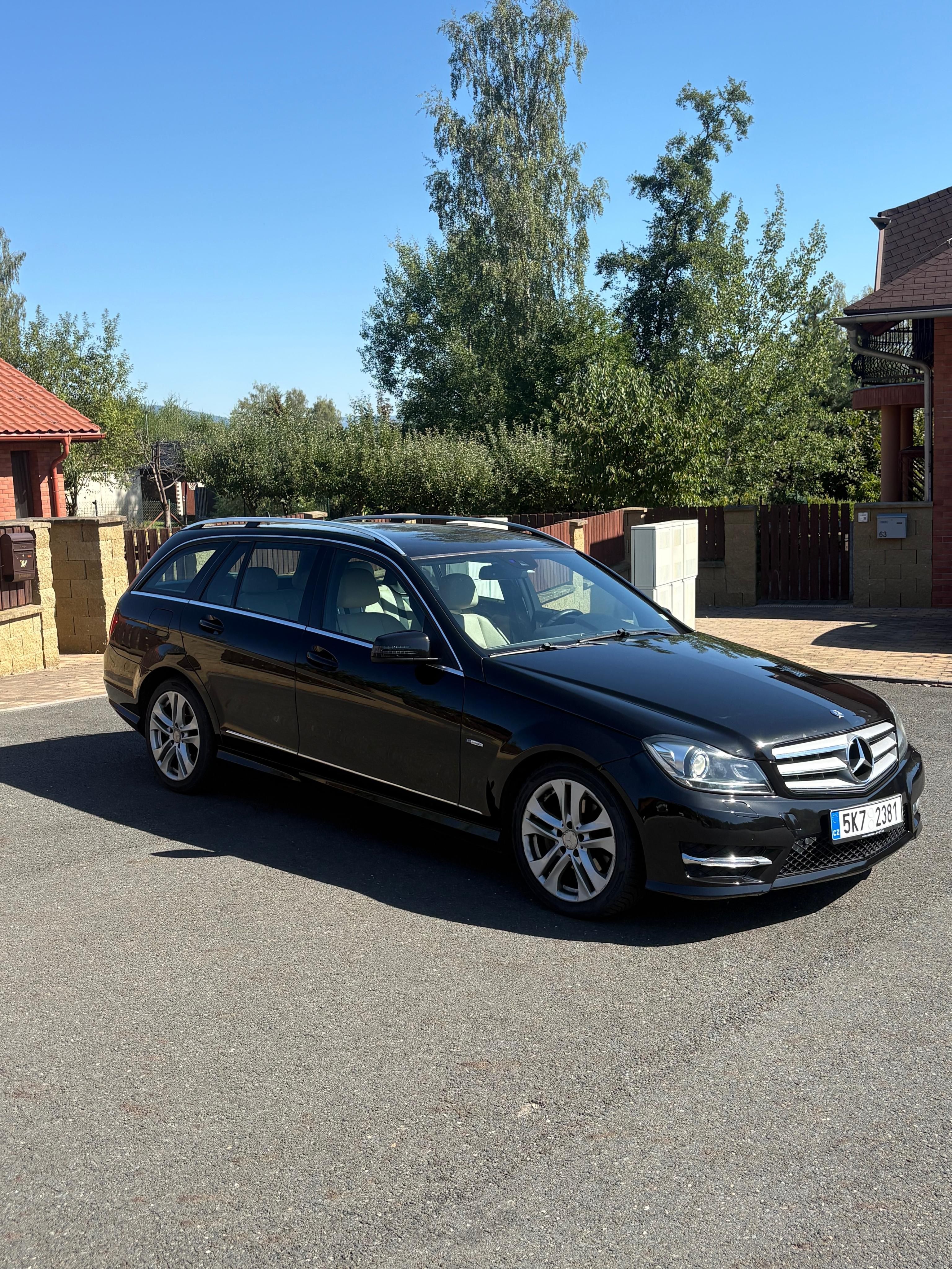 Mercedes-Benz Třídy C, C250, CDI 4MATIC - fotka 3