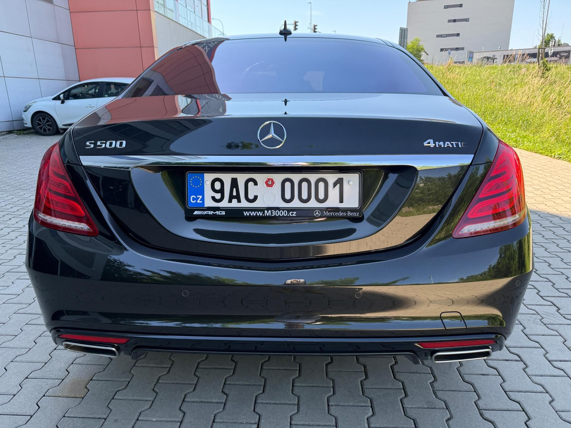 Mercedes-Benz Třídy S, 500L PLNÁ VÝBAVA JAKO NOVÉ - fotka 4