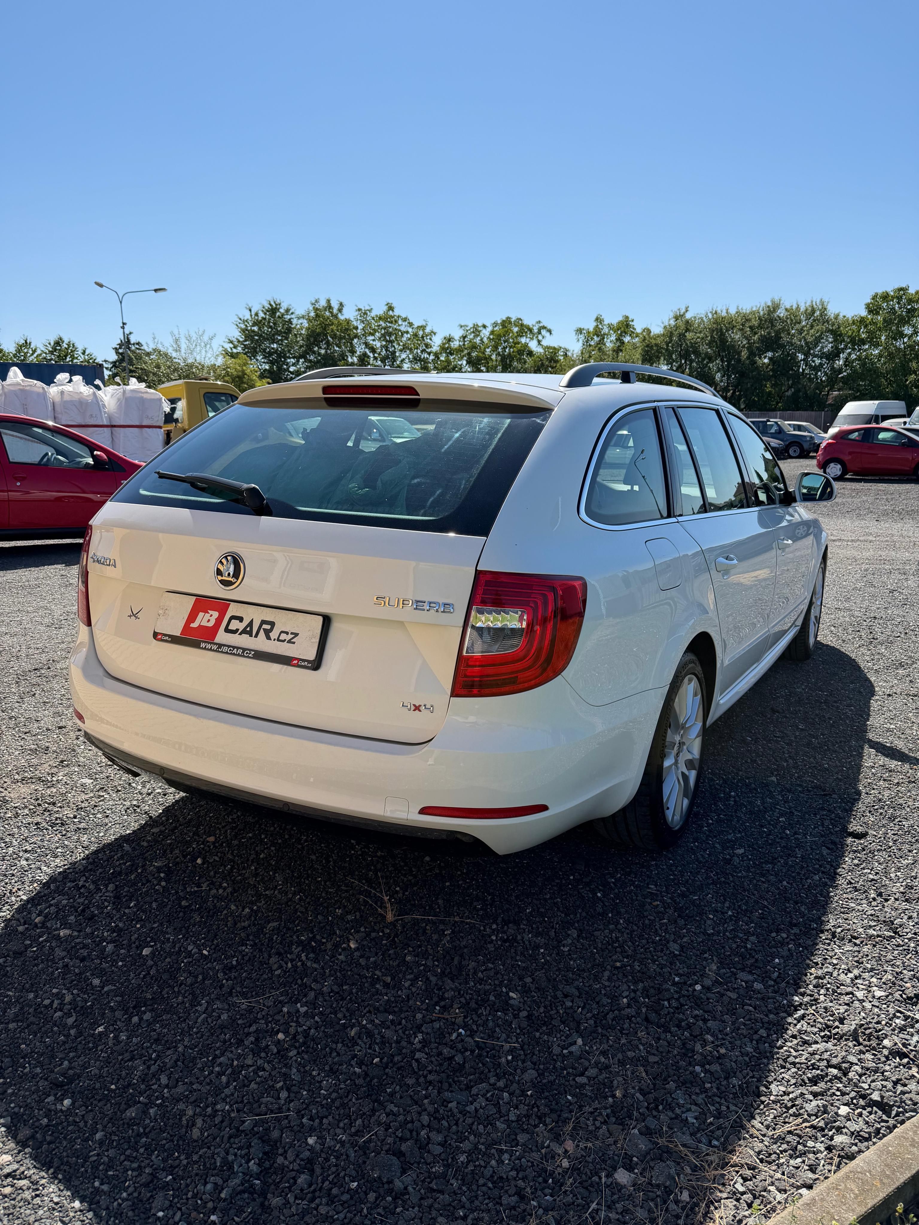 Škoda Superb, 2.0 TDI DSG 4x4 ELEGANCE 1.MAJ - fotka 4