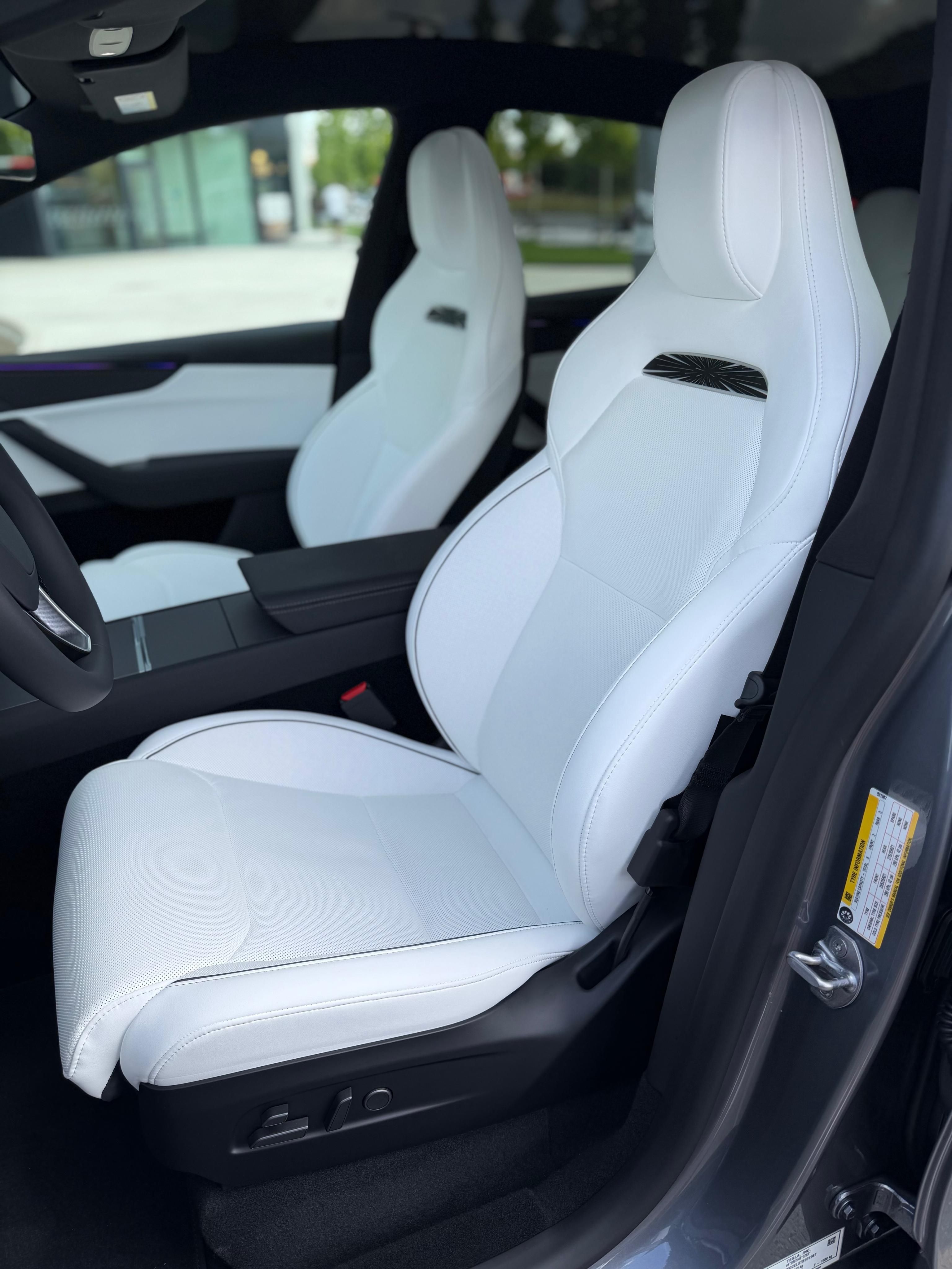 Tesla Model Y, Tesla Model Y Performance - fotka 5