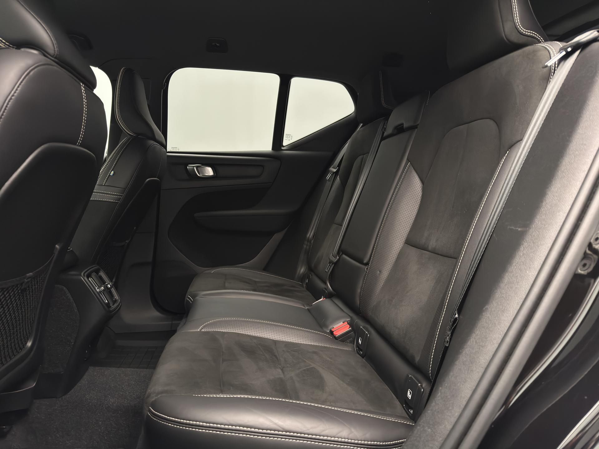Volvo XC40, B4 AWD INSCRIPTION AUT - fotka 6