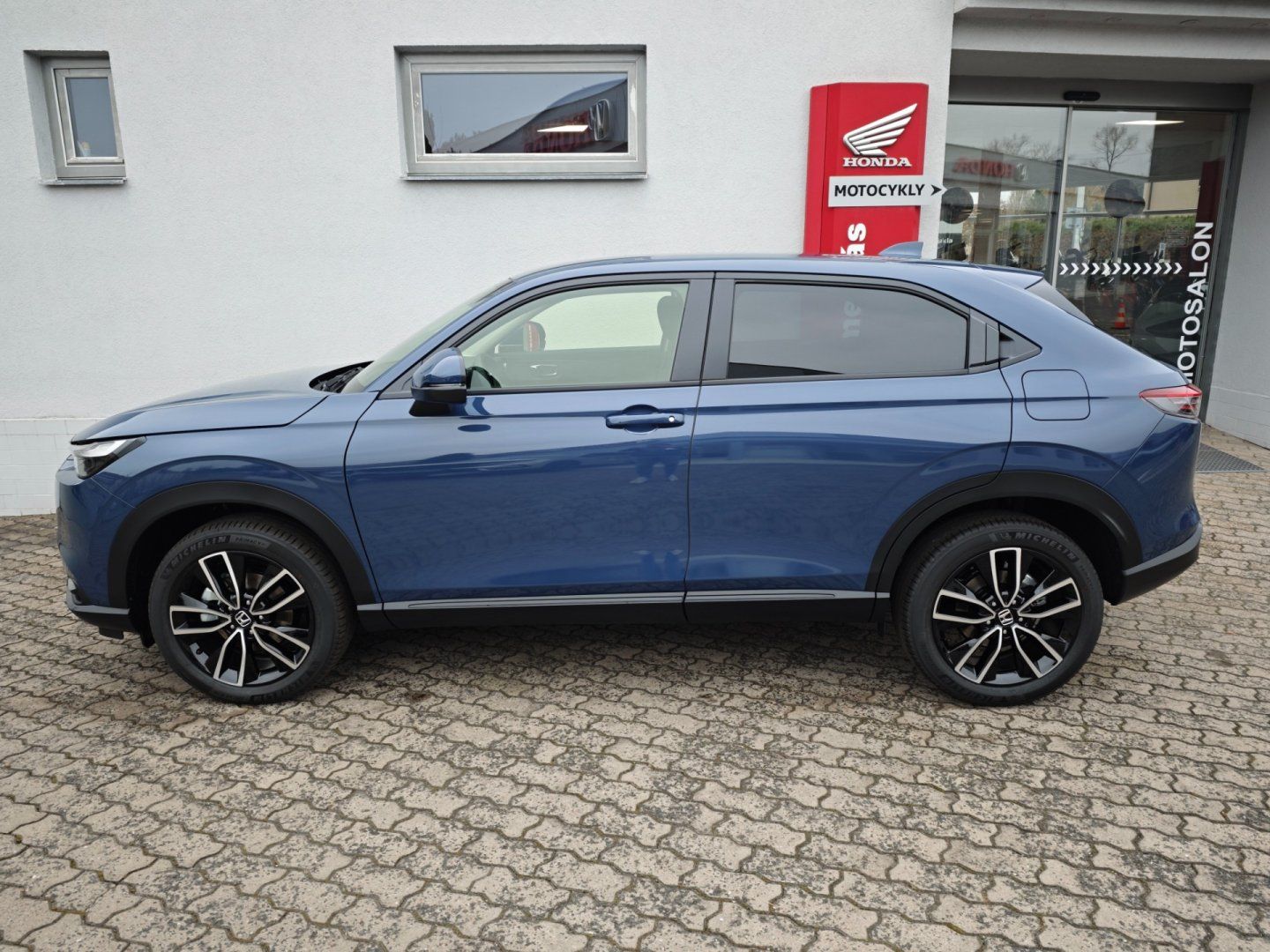 Honda HR-V, 1.5 eHEV Elegance MR27 SKLADEM - fotka 4