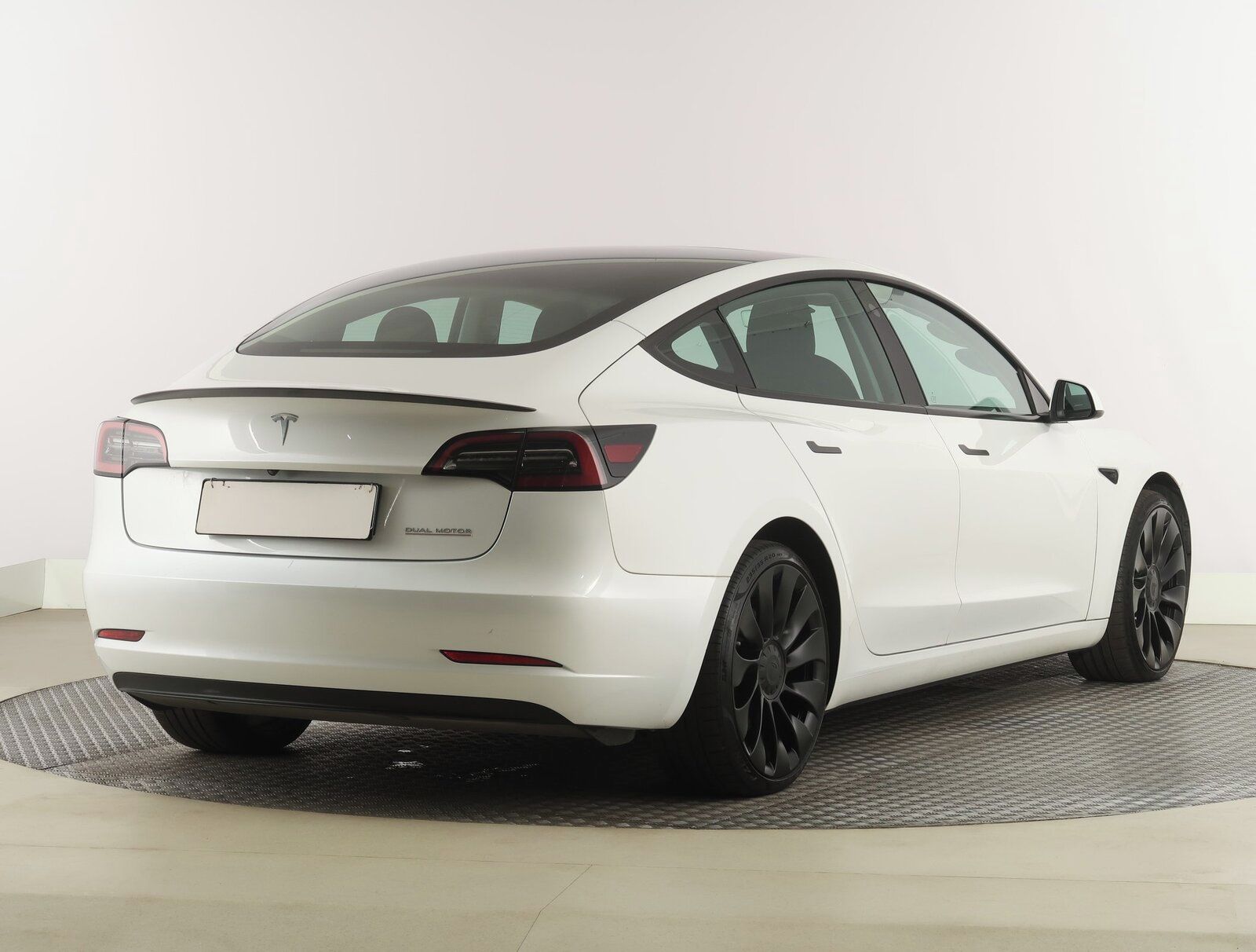 Tesla Model 3, Long Range 4WD 79kWh, SoH 95% - fotka 5