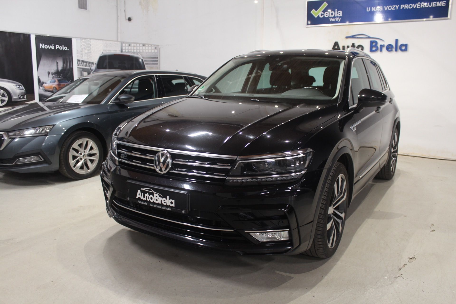 Volkswagen Tiguan, 2.0TDI R-Line Navi Tažné LED - fotka 5