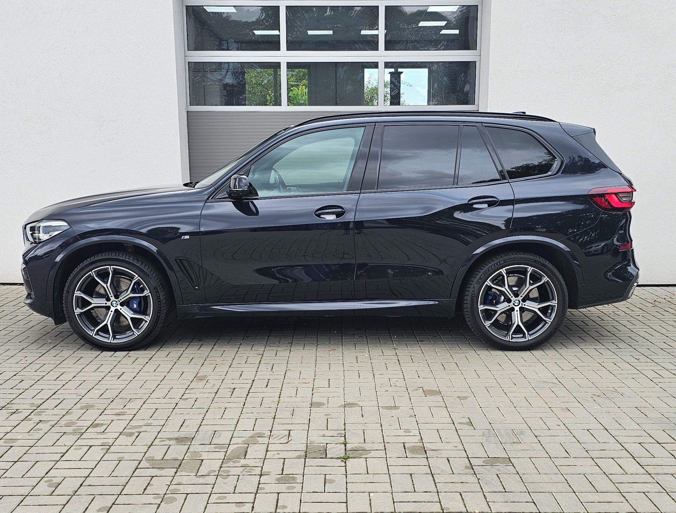 BMW X5, xDrive40i - fotka 4