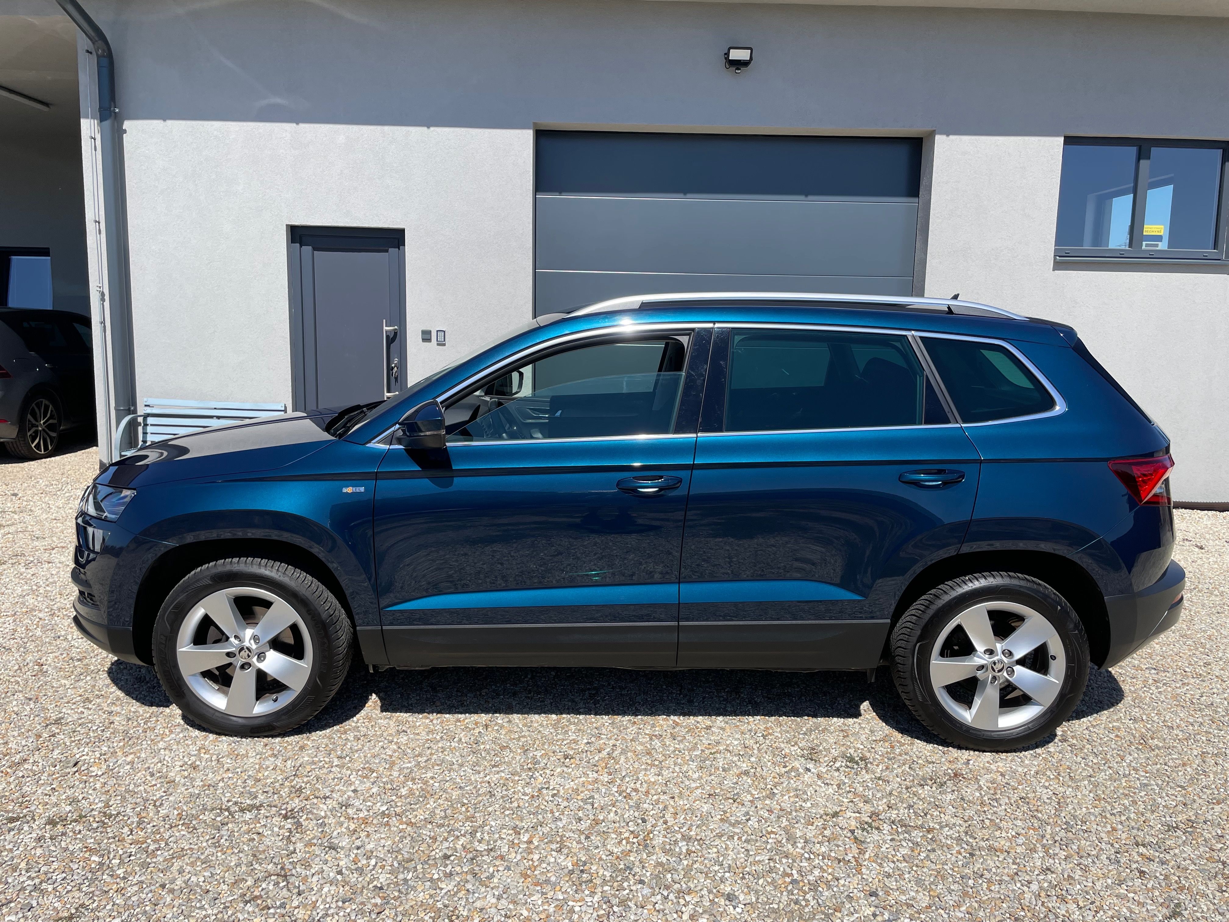 Škoda Karoq, 1,5 150PS SOLEIL TOP STAV - fotka 2