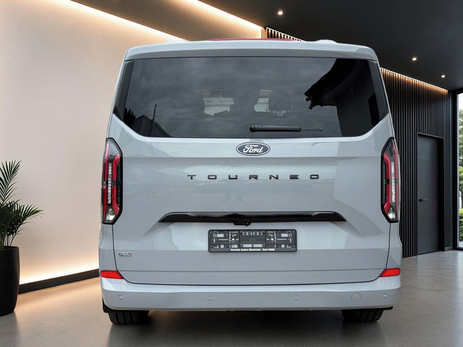 Ford Tourneo Custom, Bus Plug-in Hybrid 340 L1 - fotka 4