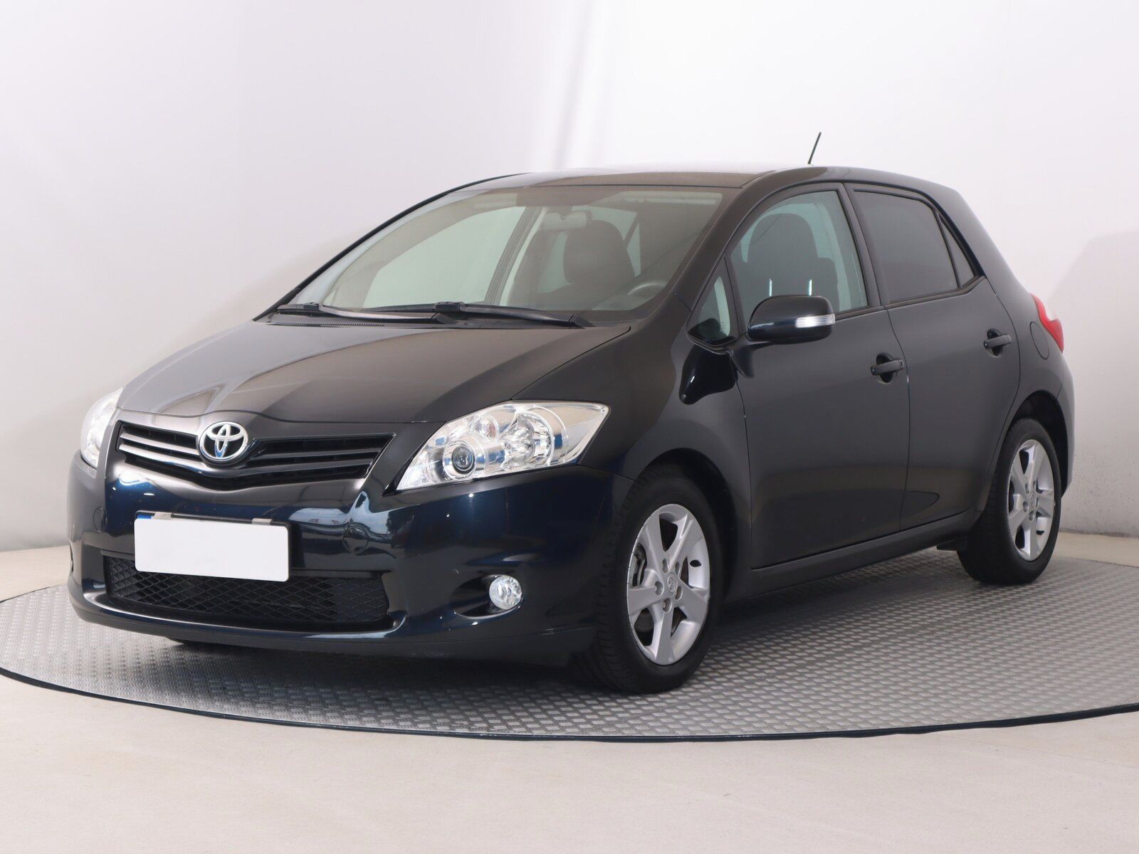 Toyota Auris, 1.4 D-4D, Navi - fotka 2
