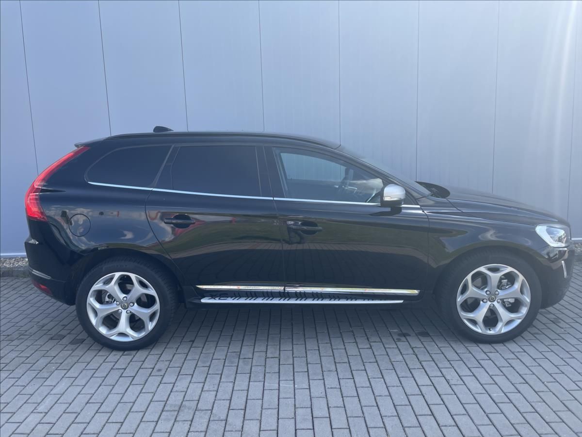 Volvo XC60, D4 AWD MOMENTUM Aut. - fotka 5