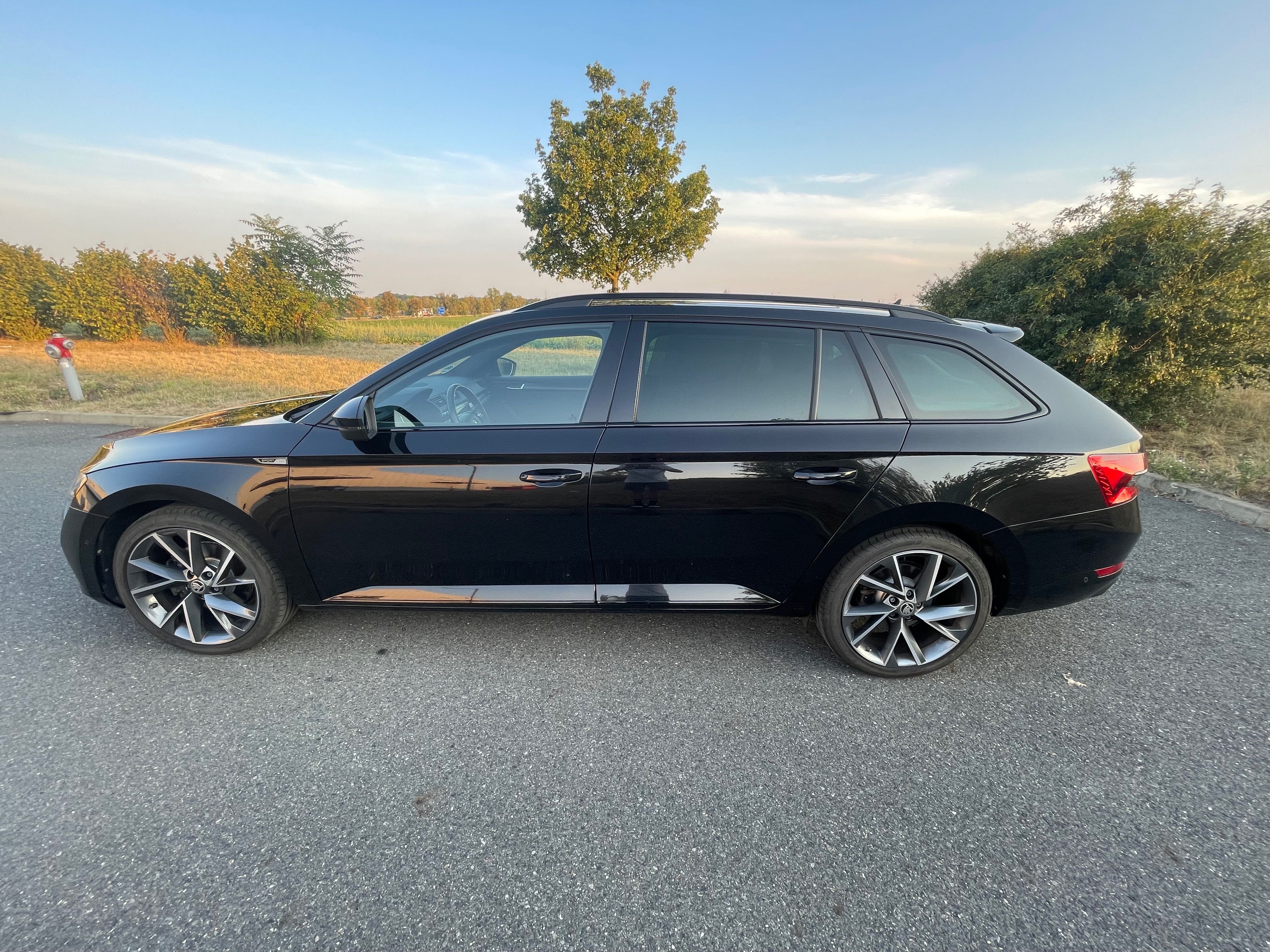 Škoda Superb, Sportline 2.0 TDI 147kW FULL - fotka 2