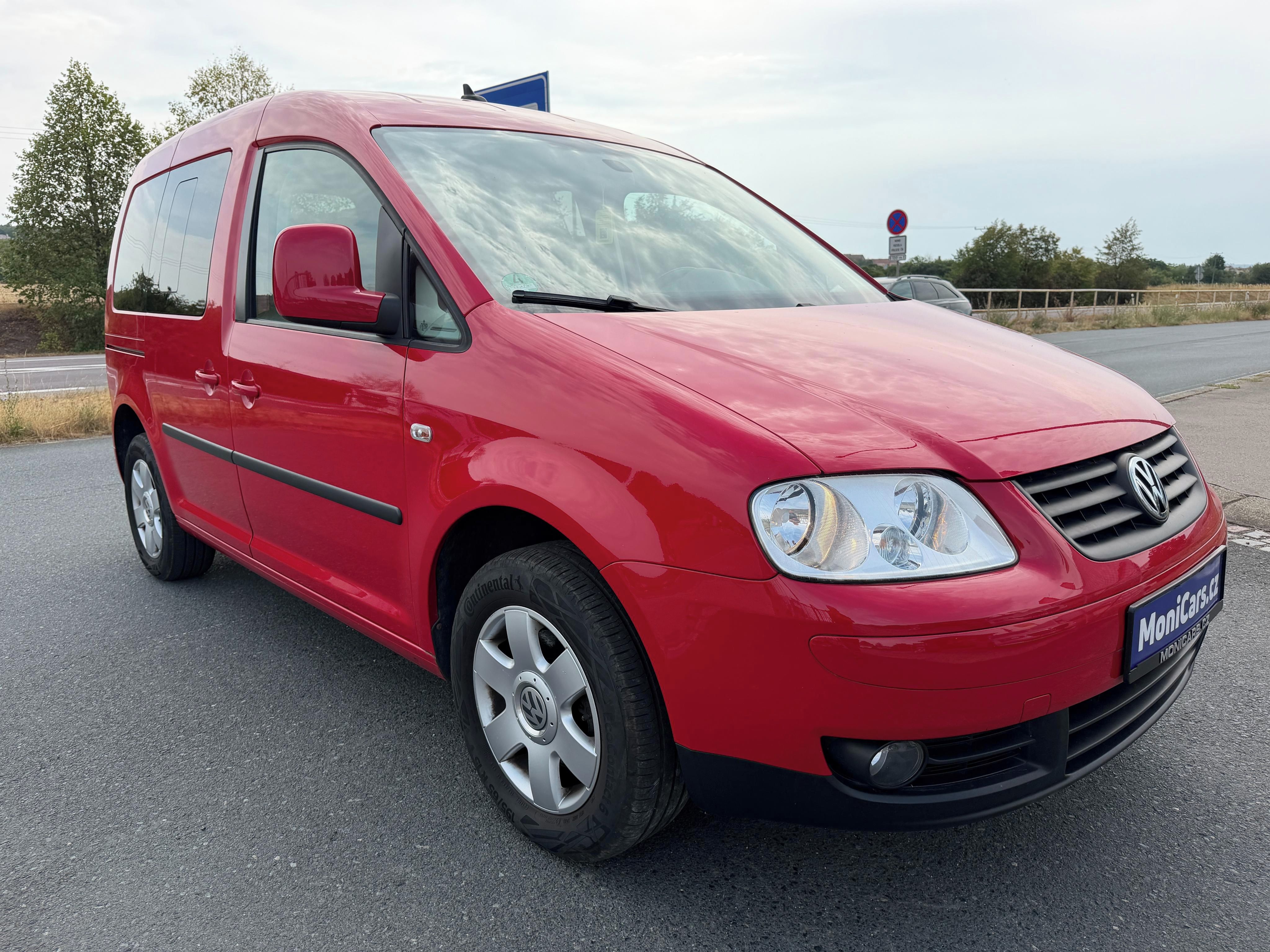 Volkswagen Caddy, 1.6 i 75kW LIFE, 7 MÍST, TAŽNÉ - fotka 3