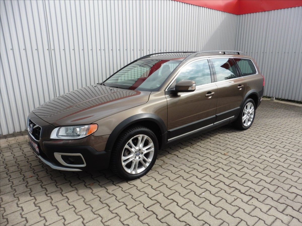 Volvo XC70, 2,4 2,4D Summum AWD, Navi...