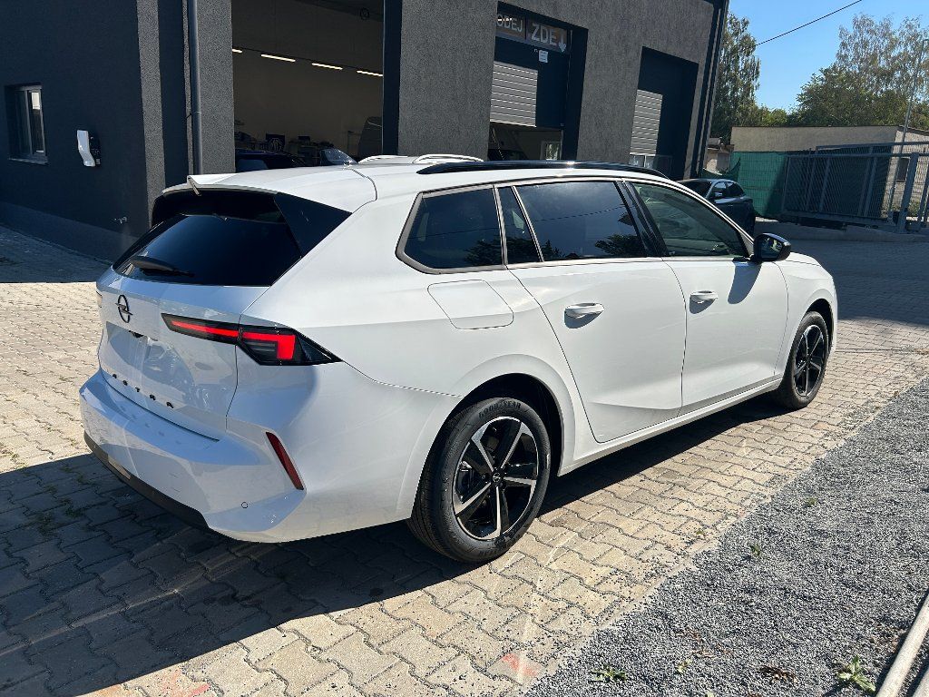 Opel Astra, ST Edition 1,2 Turbo 107kW AT - fotka 4