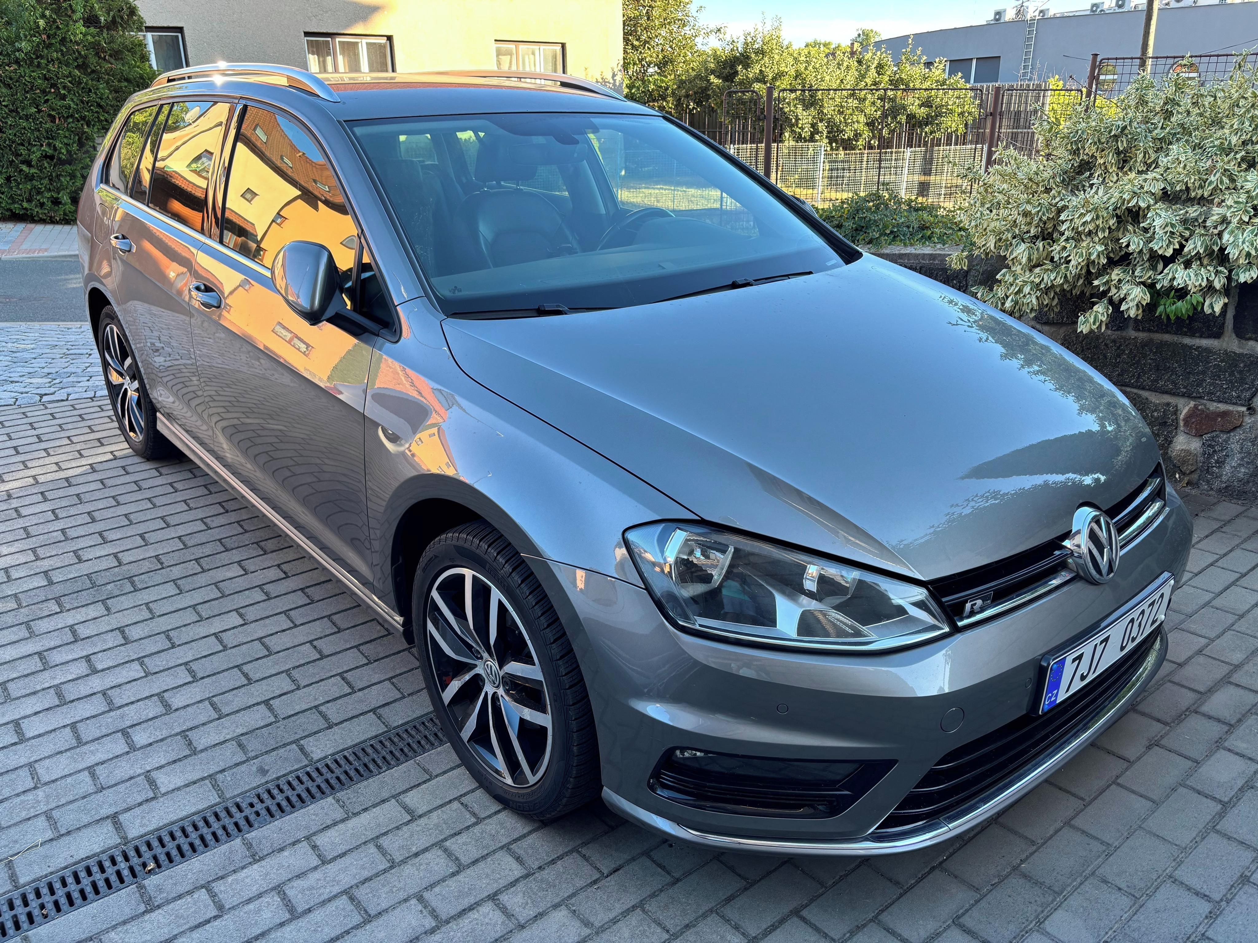 Volkswagen Golf, 1.2 TSi 81 kW R line - fotka 3
