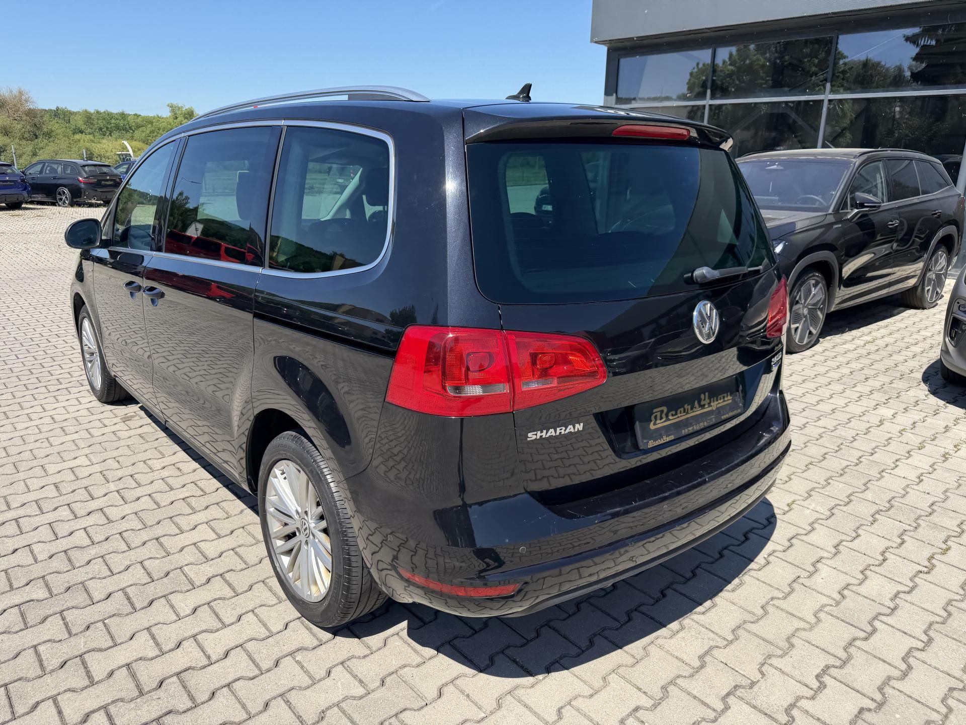 Volkswagen Sharan, 2.0TDI 103kW DSG 7M EL. DVĚŘE - fotka 6