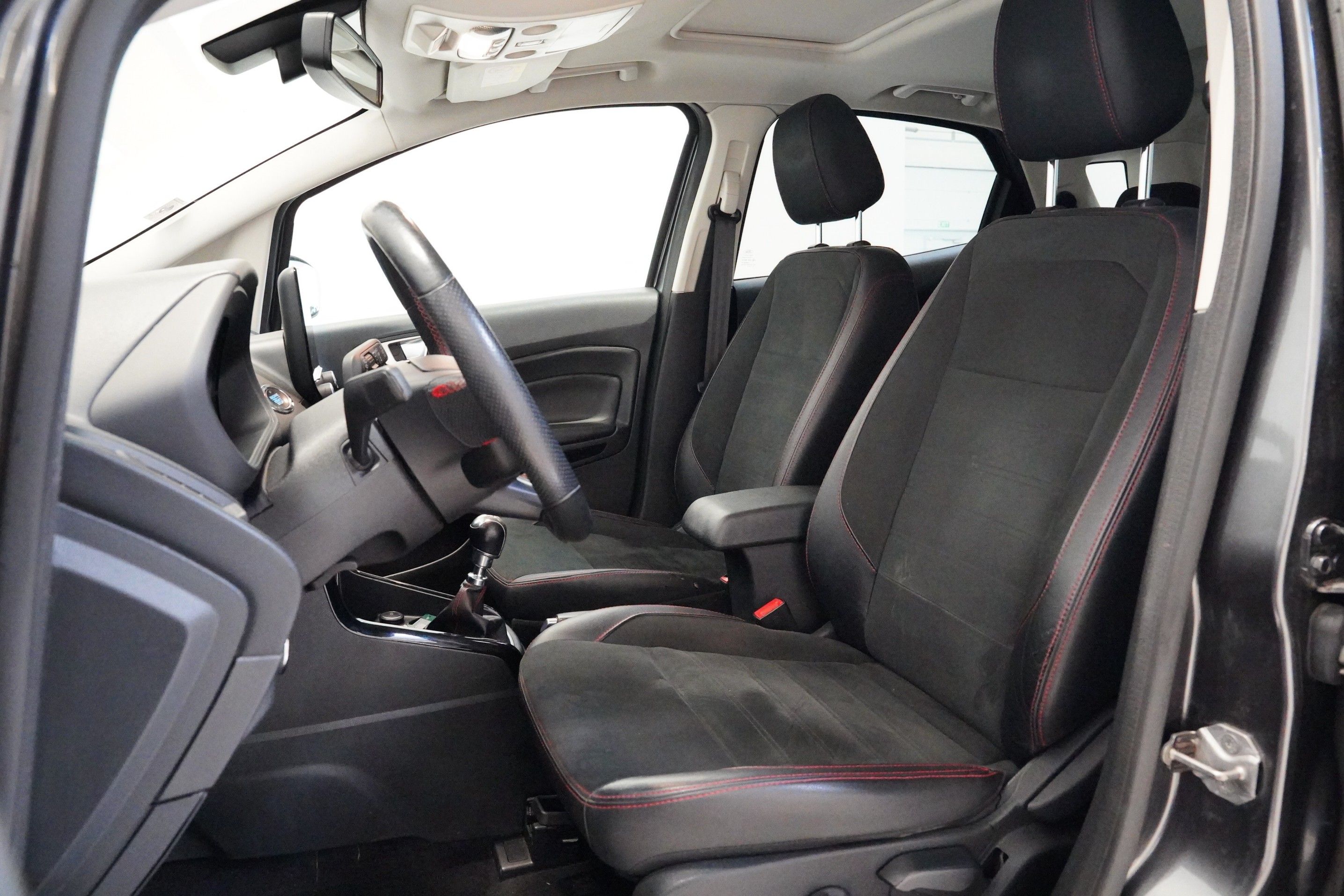 Ford Ecosport, 1.5 EcoBlue 92 kW 4WD ST-Line - fotka 6