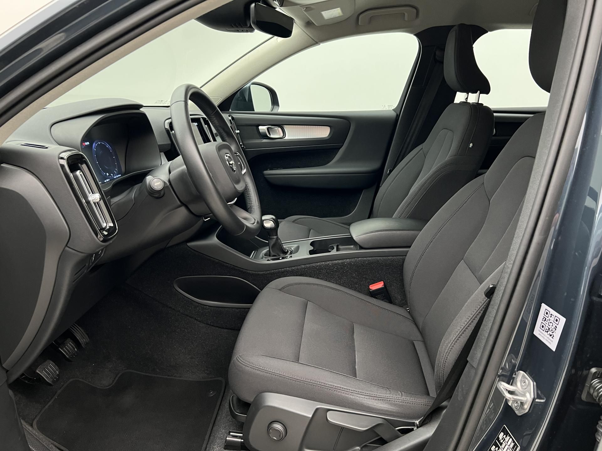 Volvo XC40, D3 MOMENTUM PRO MAN - fotka 3