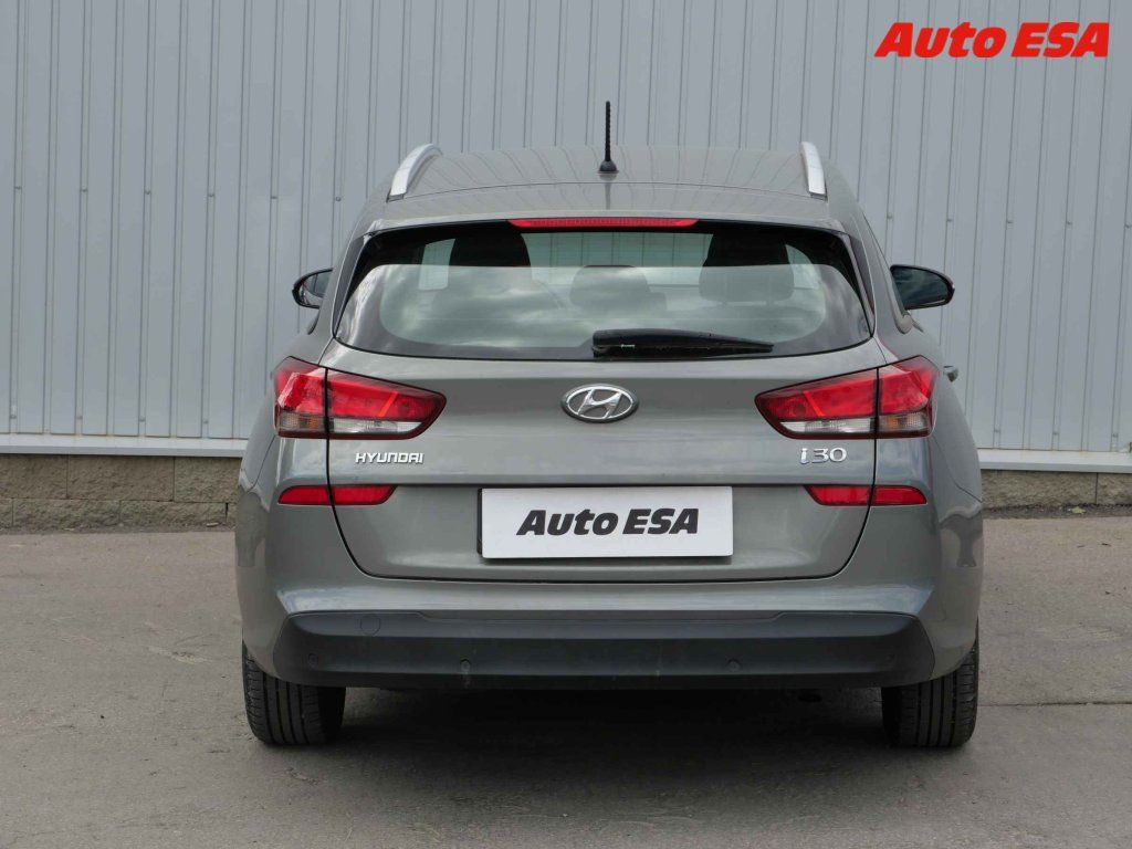 Hyundai i30, 1.6CRDi,2.maj,ČR - fotka 5