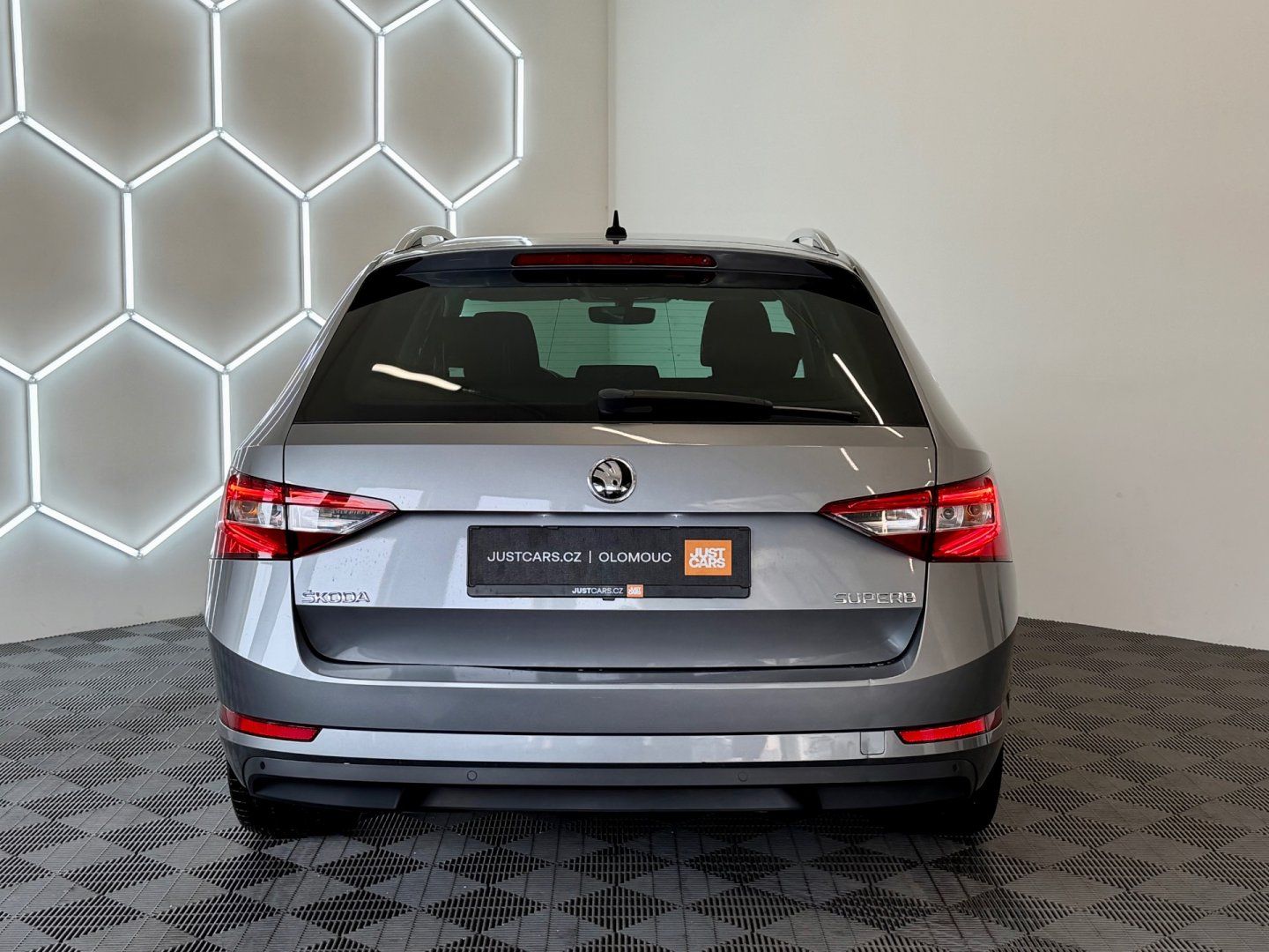 Škoda Superb, 2.0 TDI 110 kW DSG/STYLE - fotka 5