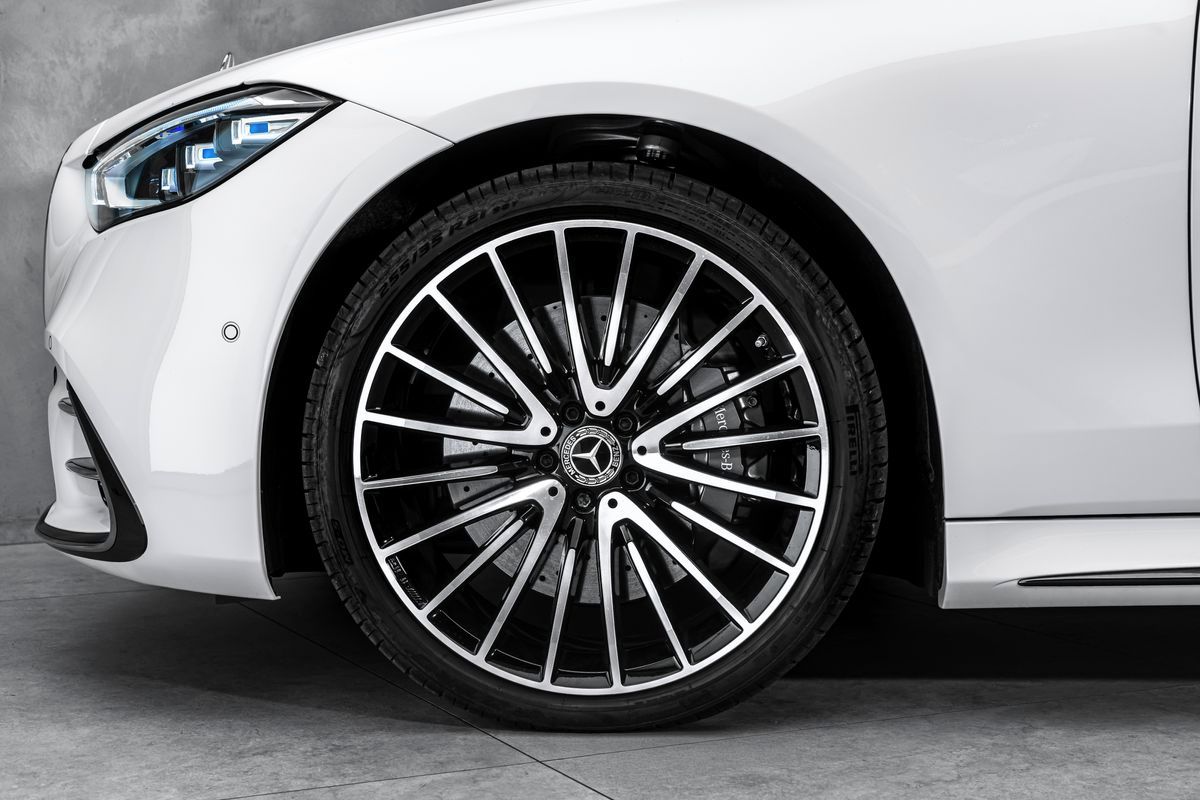 Mercedes-Benz Třídy S, d 4M AMG MANUFAKTUR - fotka 2