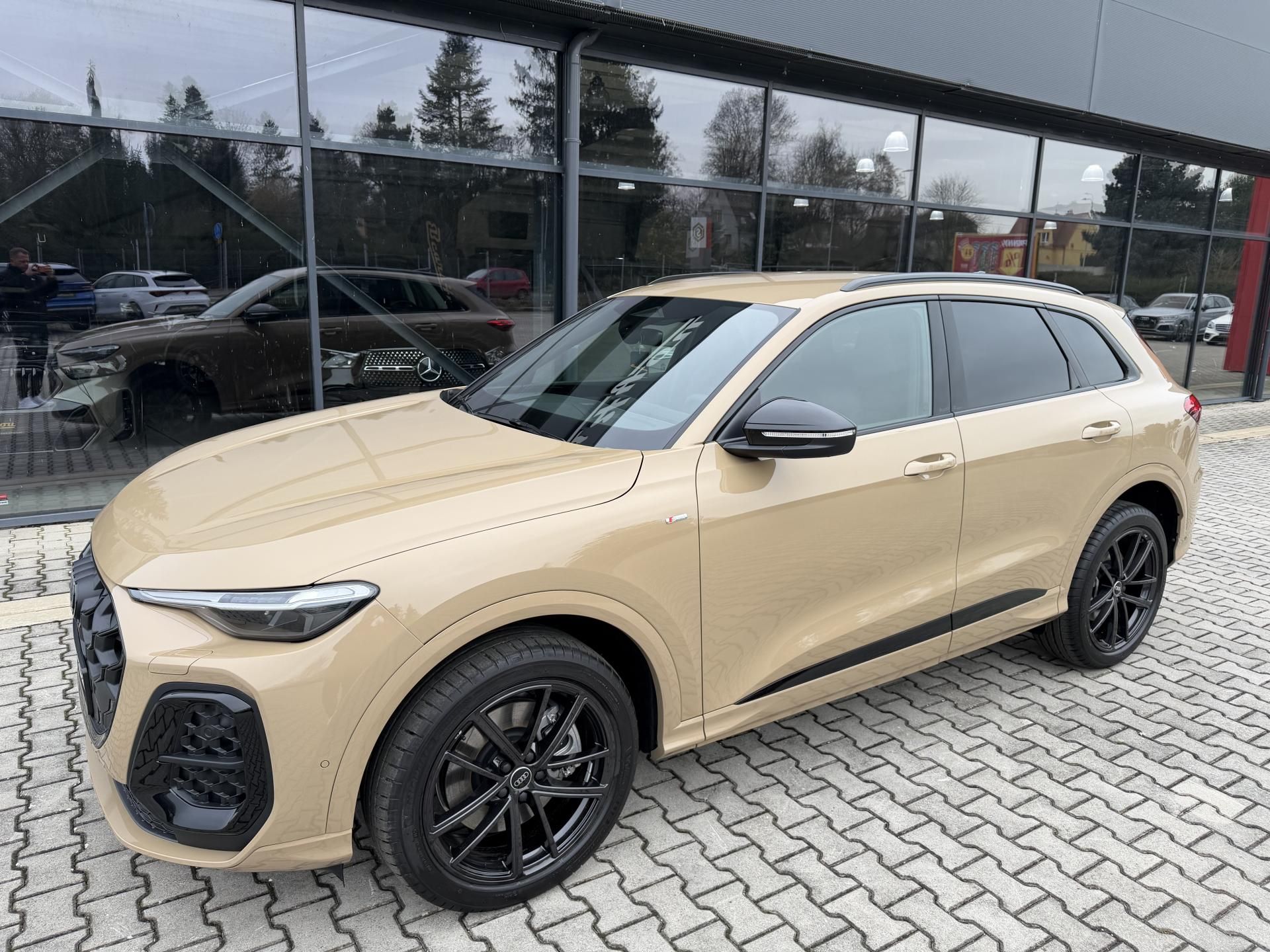 Audi Q5, TDI 150kW 4X4 S-LINE R20 3D!!! - fotka 2