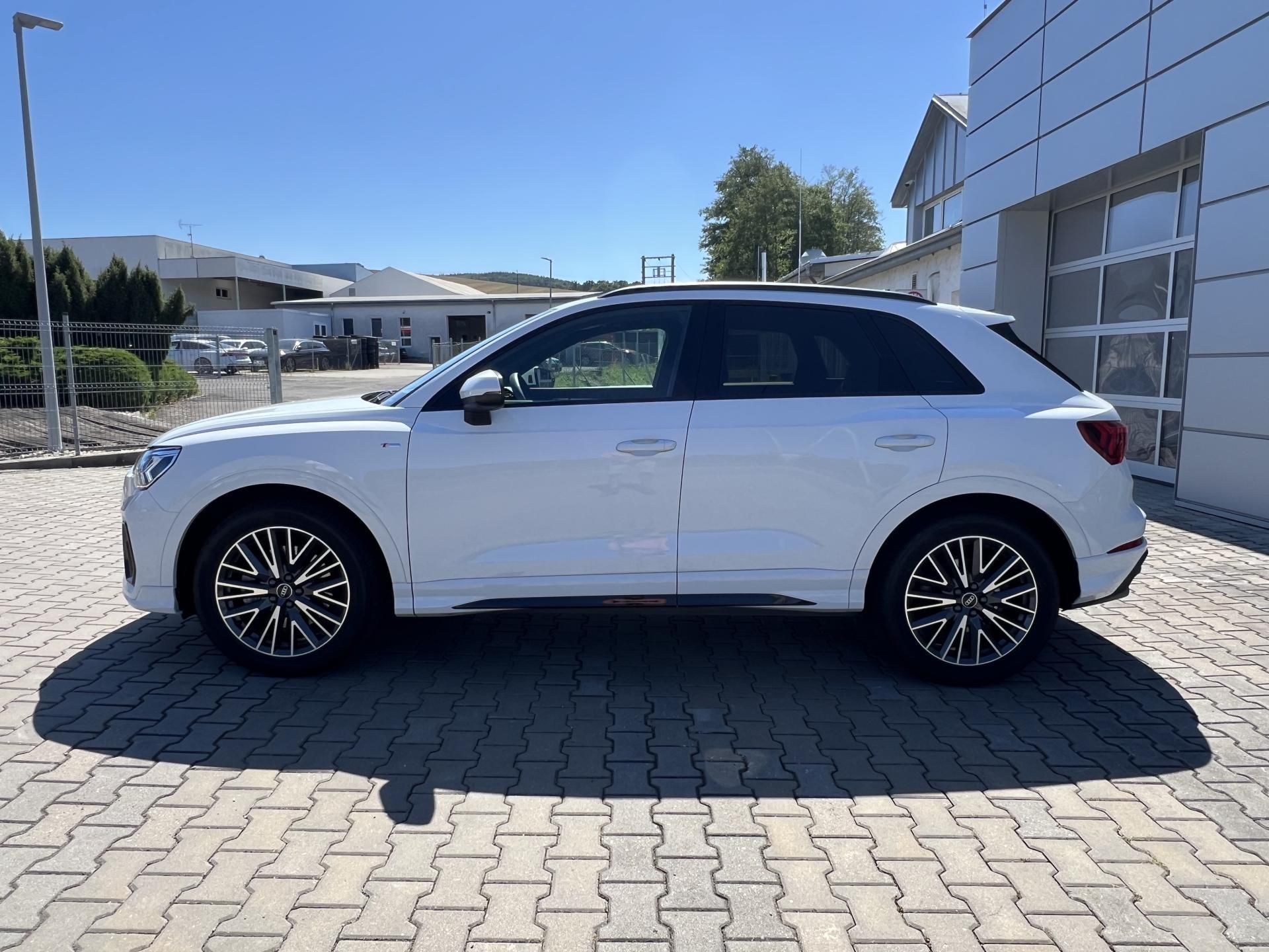 Audi Q3 - fotka 2