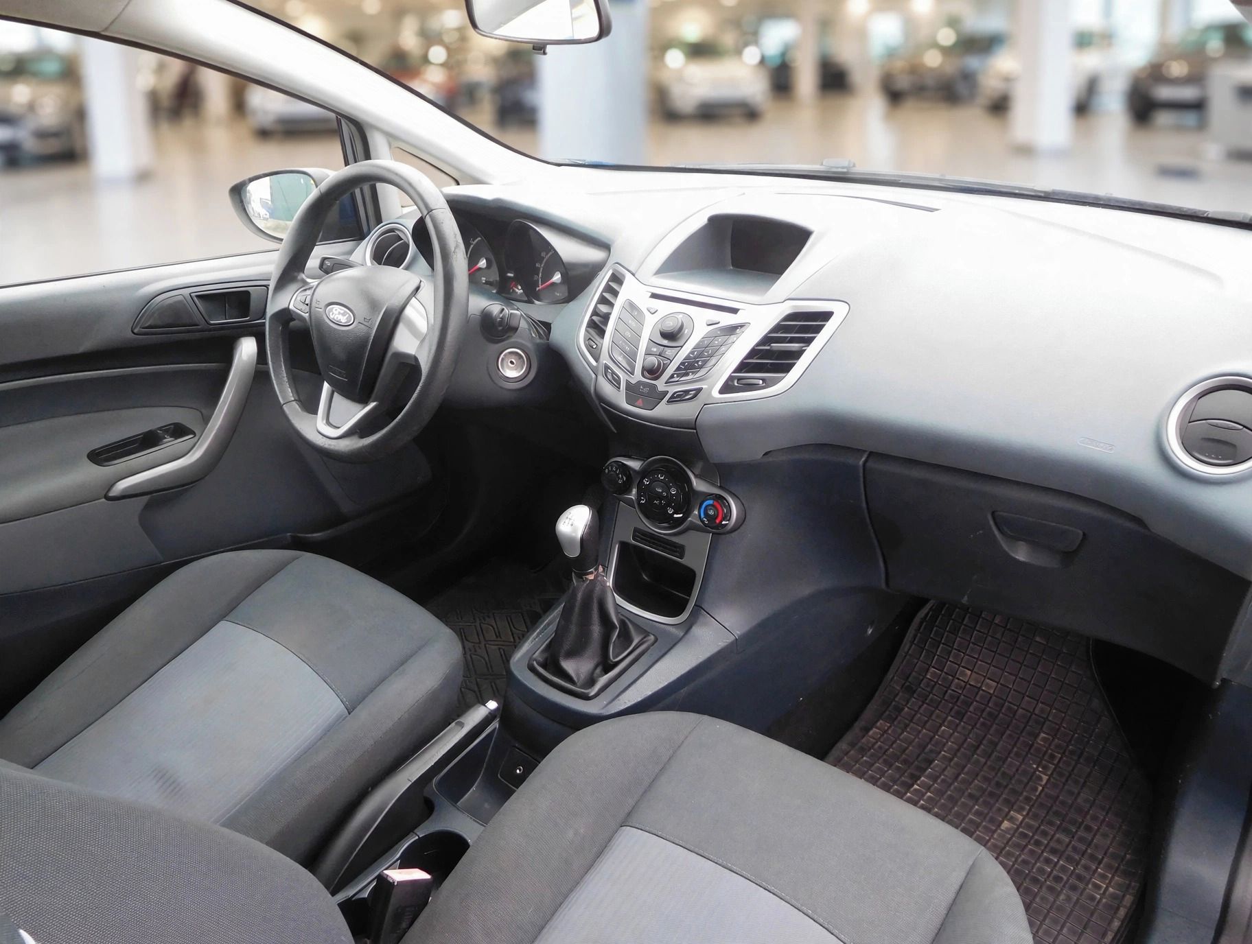Ford Fiesta, 1,25i Sport, 44 kW, Klima - fotka 5