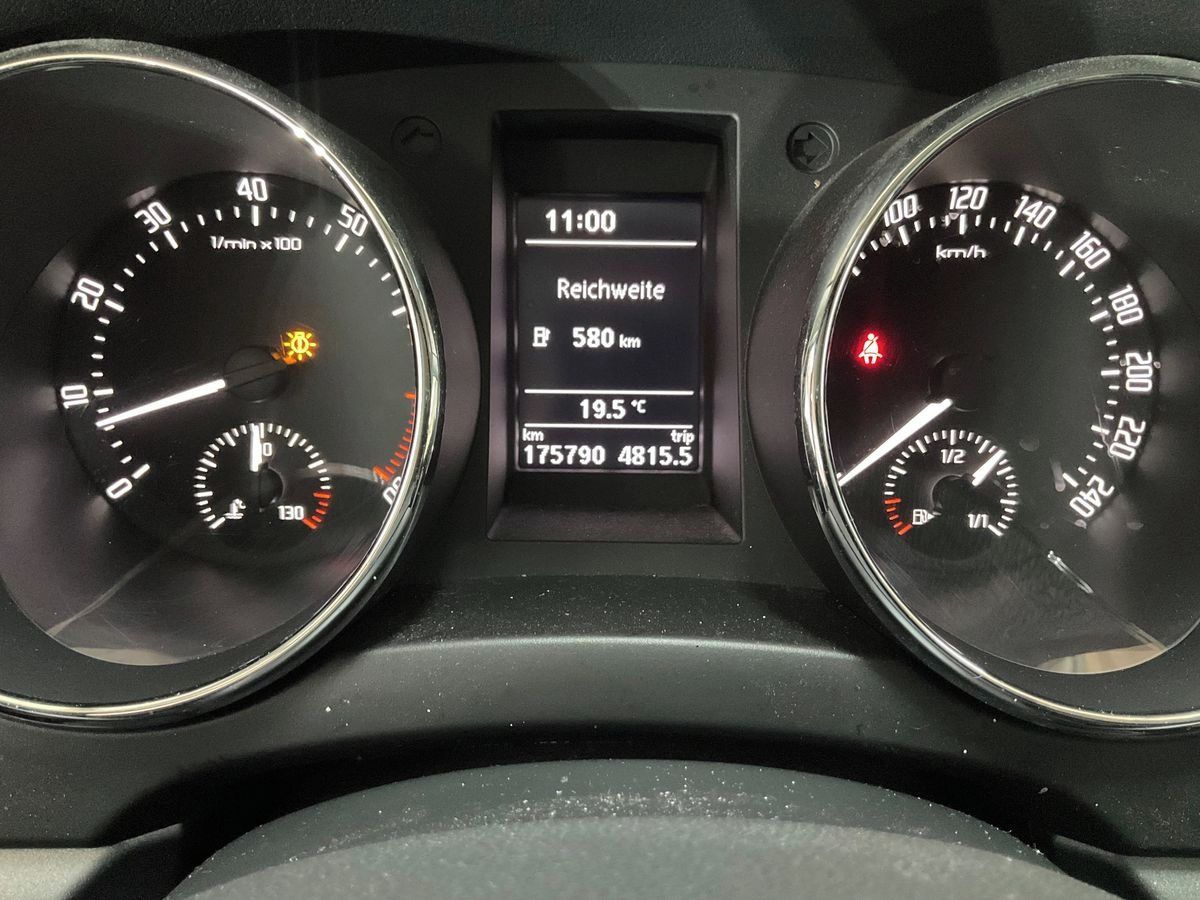 Škoda Yeti, 1.2Tsi 81KW VYHŘ.SED. MFvolant - fotka 6