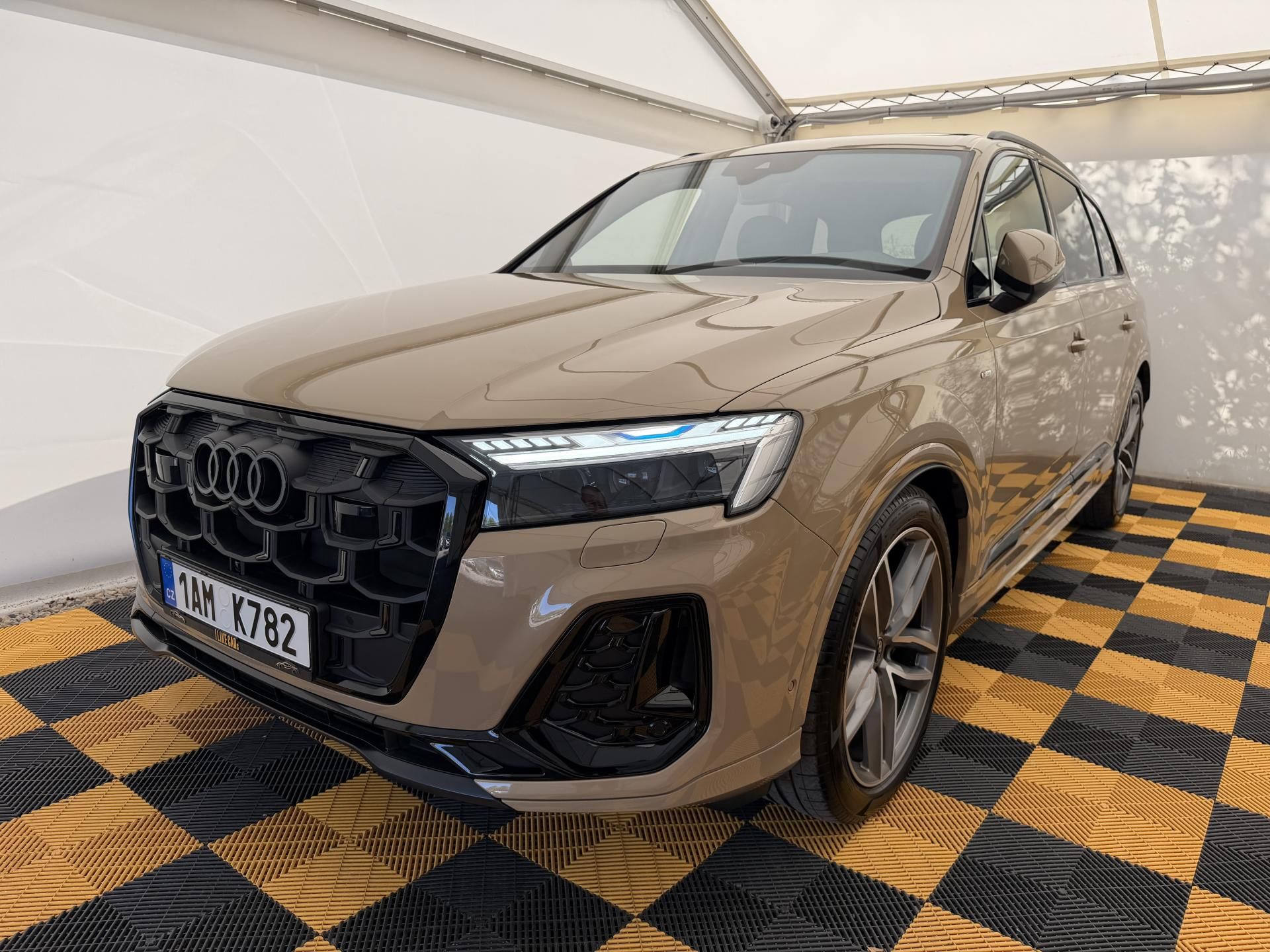 Audi Q7, 3.0Tdi*7-mist*CZ*DPH*S-Line - fotka 2