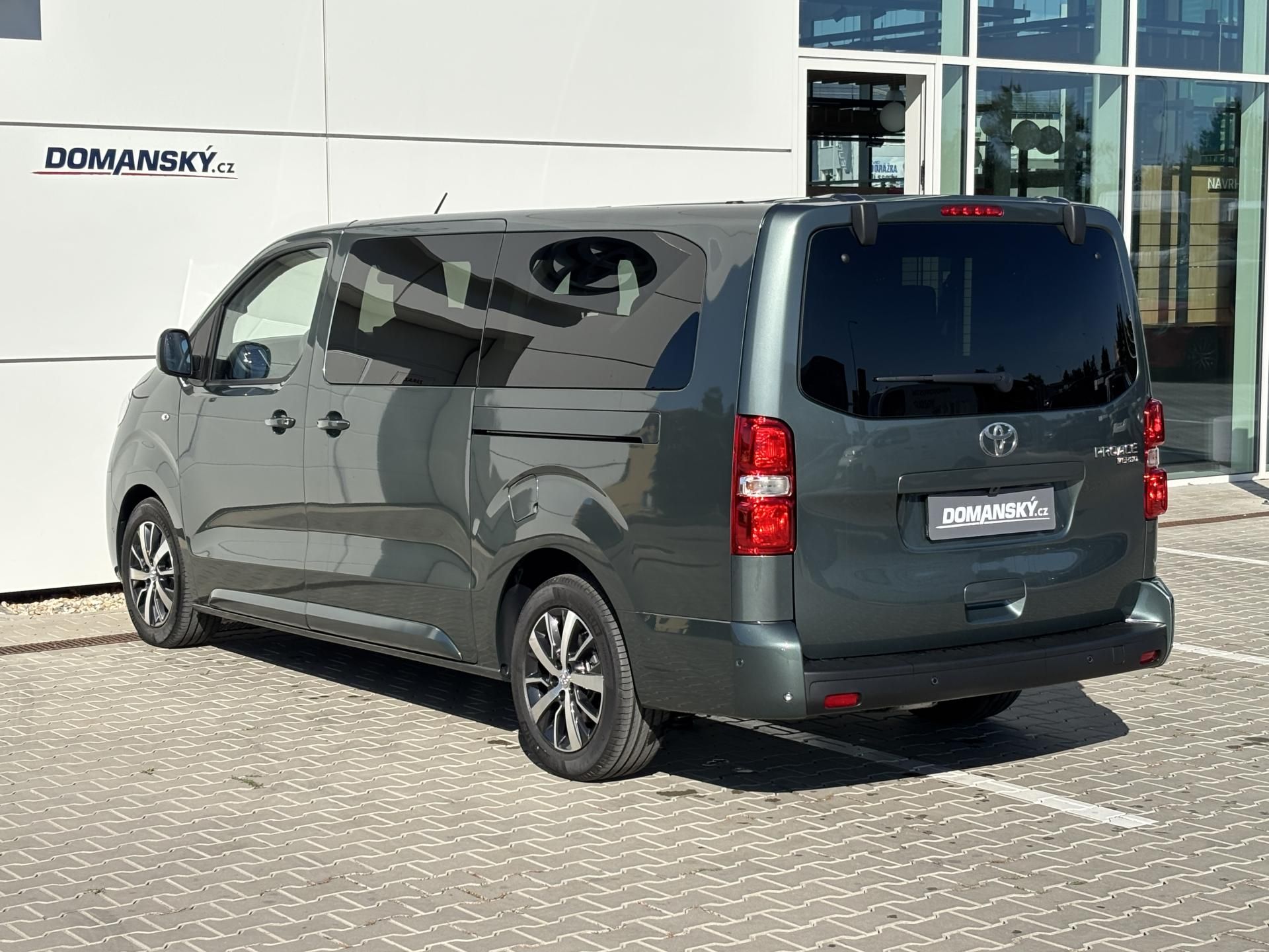 Toyota Proace Verso, L2 FAMILY 8S 2,2D AT - fotka 4