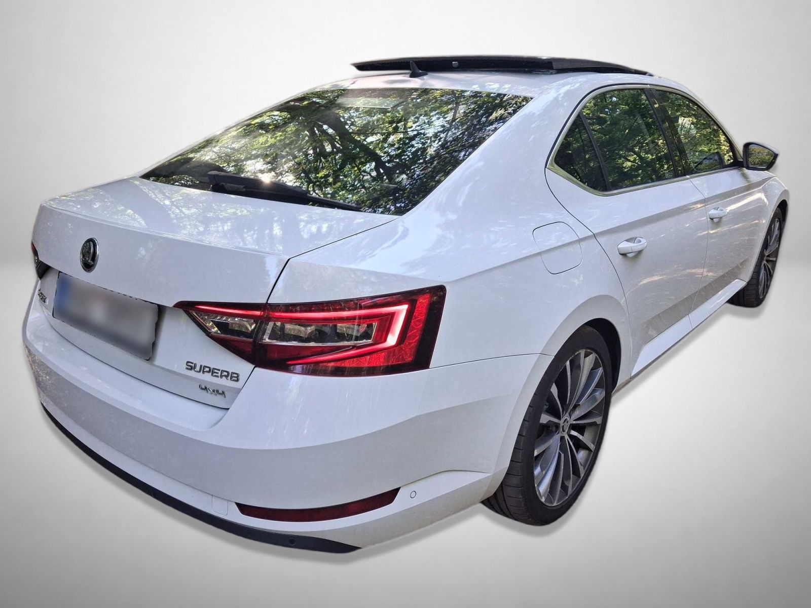 Škoda Superb, 2.0 TDI 4x4, Laurin&Klement - fotka 2
