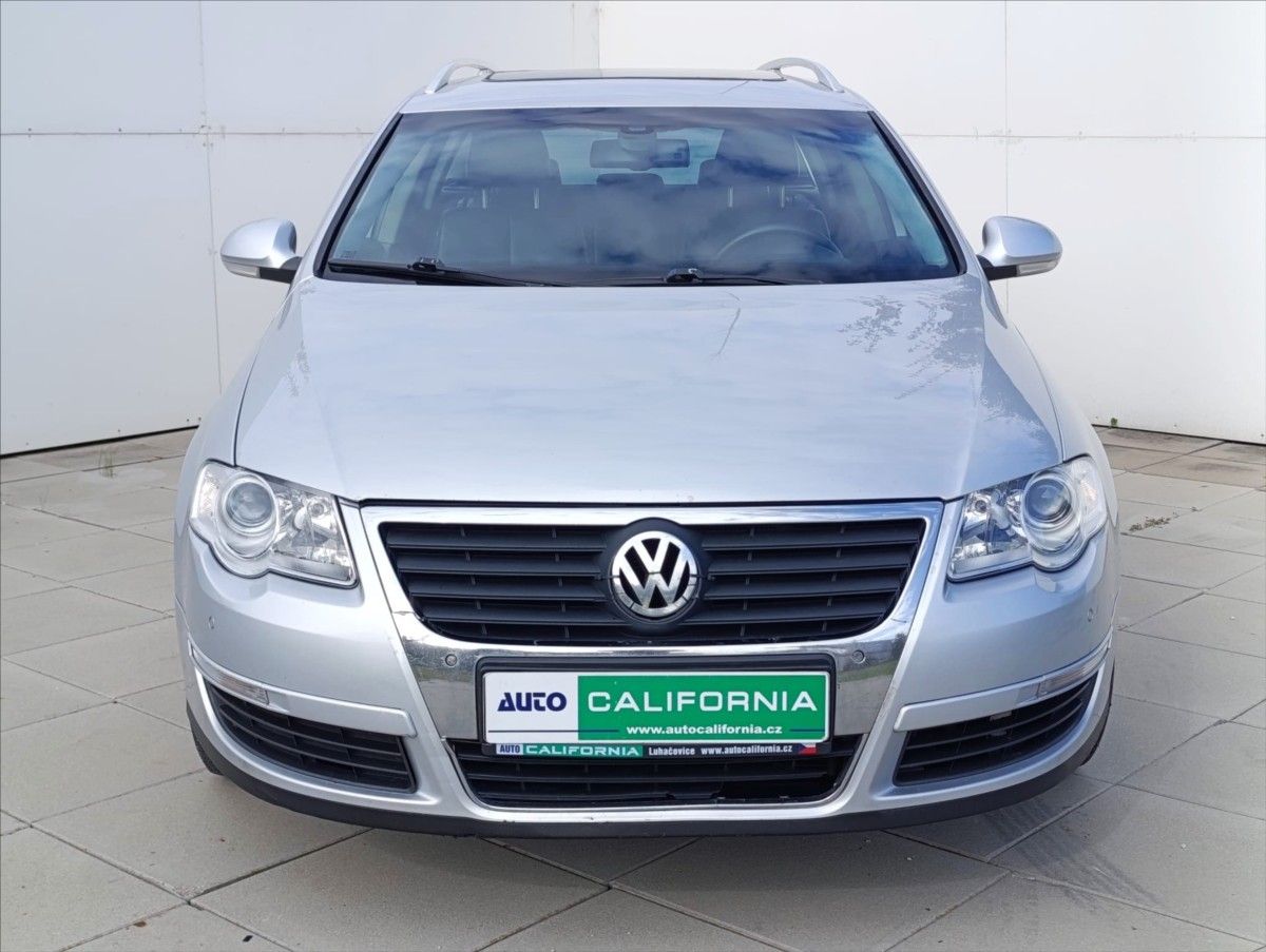 Volkswagen Passat, 2,0 TDi Kůže Navigace Tažné - fotka 3