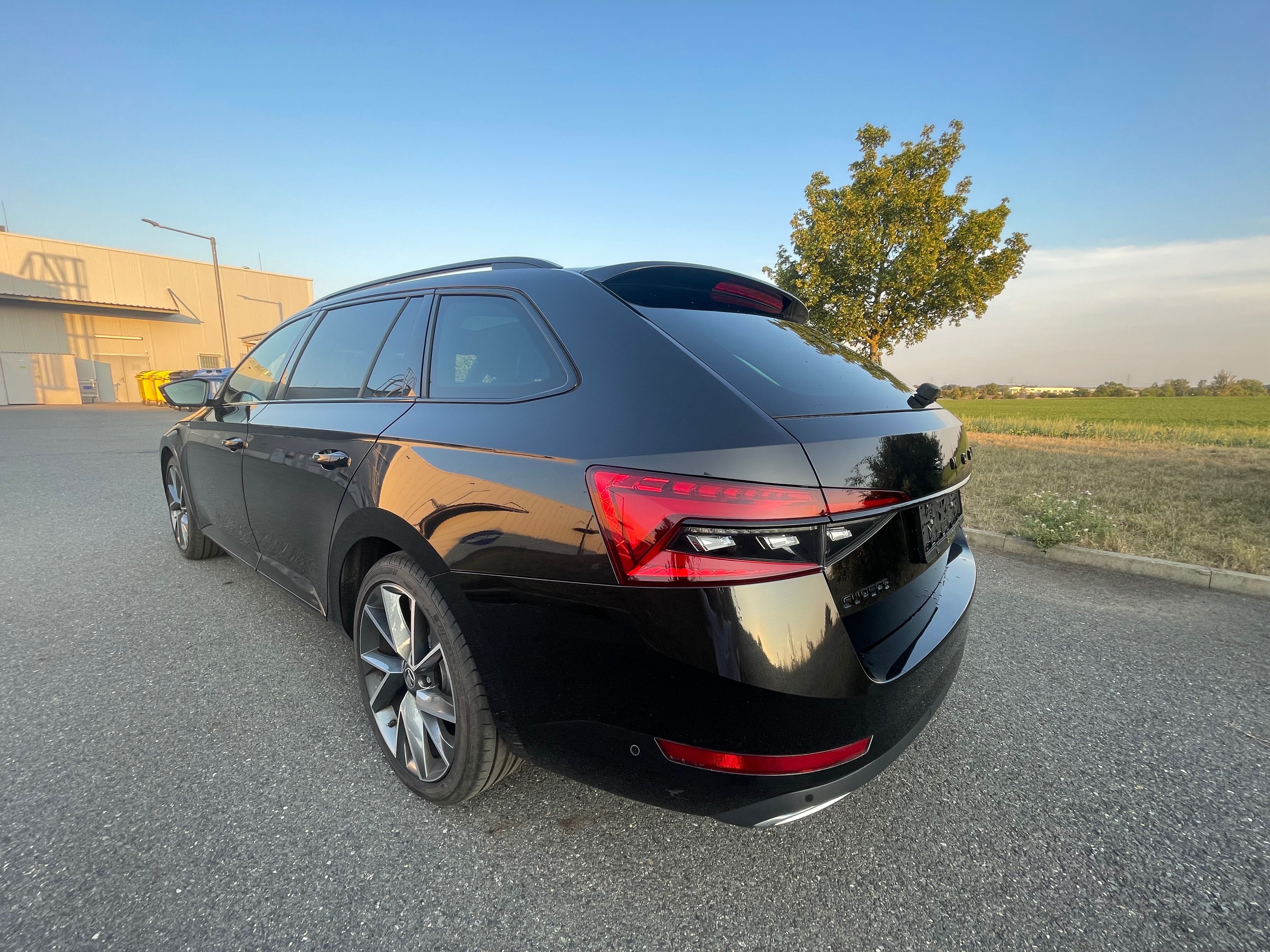 Škoda Superb, Sportline 2.0 TDI 147kW FULL - fotka 3