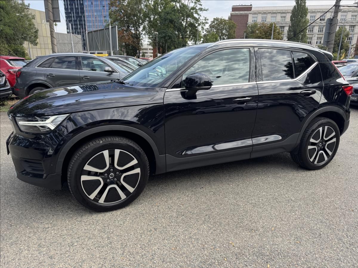 Volvo XC40, 2,0 AWD+360.FULL LED+ - fotka 5