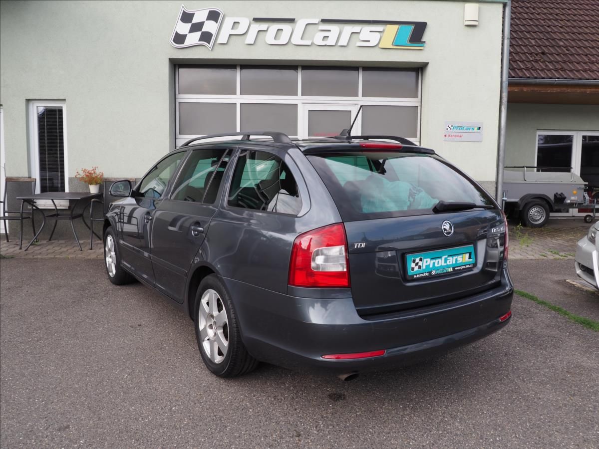 Škoda Octavia, 1,6 TDI AUT  Ambition - fotka 4